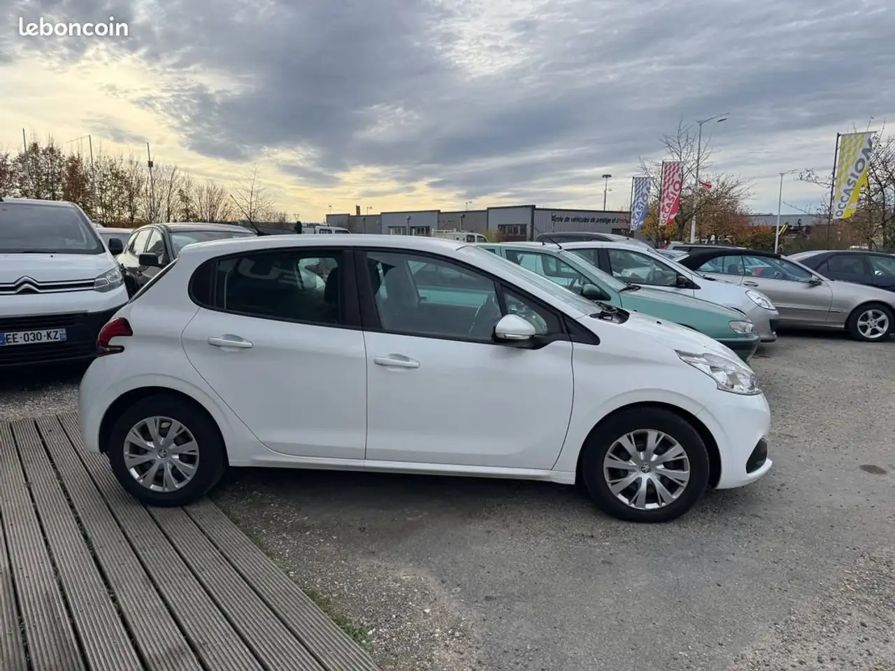 Peugeot 208 208 — photo 4