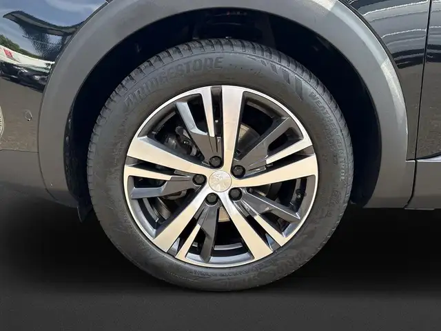 Peugeot 3008 view 9
