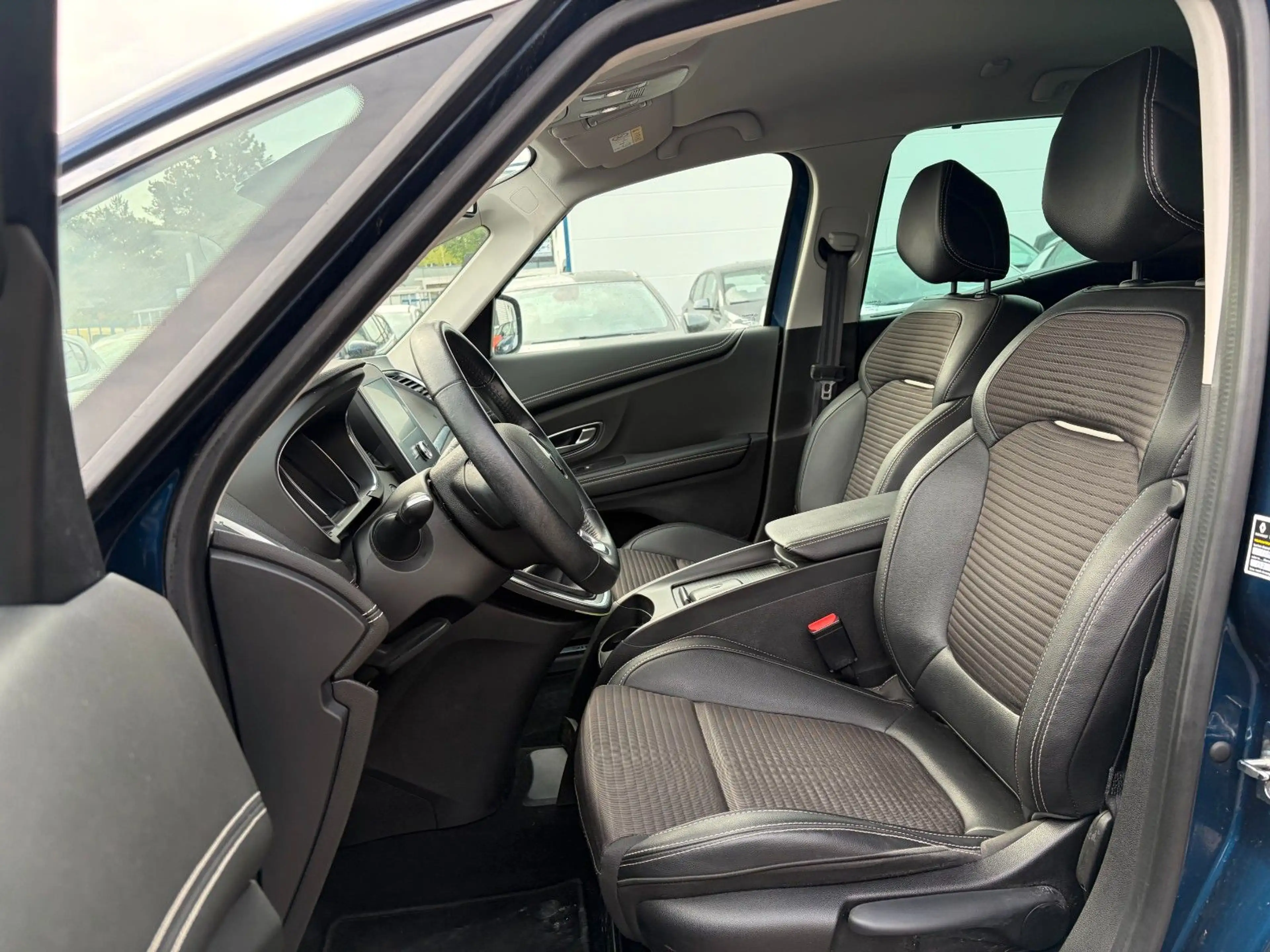 Renault Scenic IV Intens*TEILLEDER*PDC*NEBEL* — photo 10