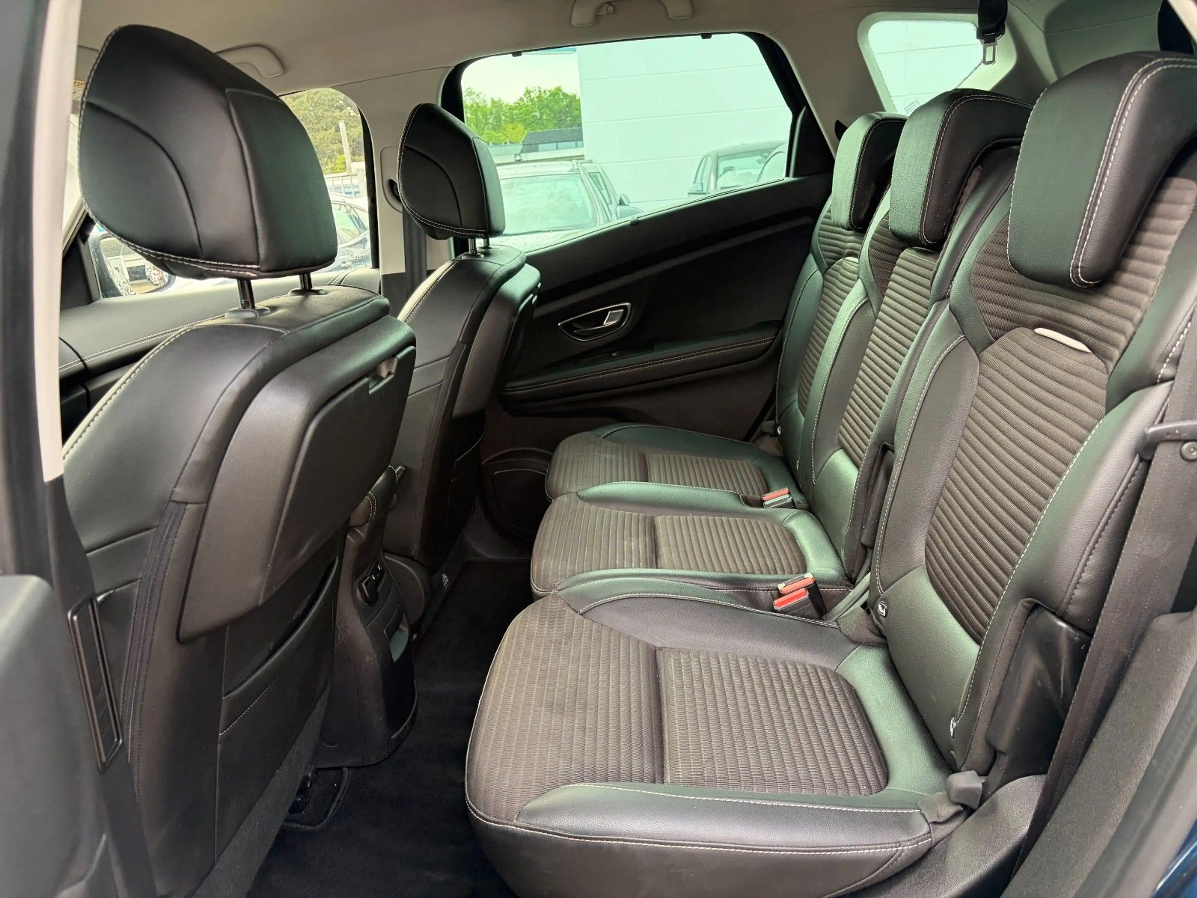 Renault Scenic IV Intens*TEILLEDER*PDC*NEBEL* — photo 11