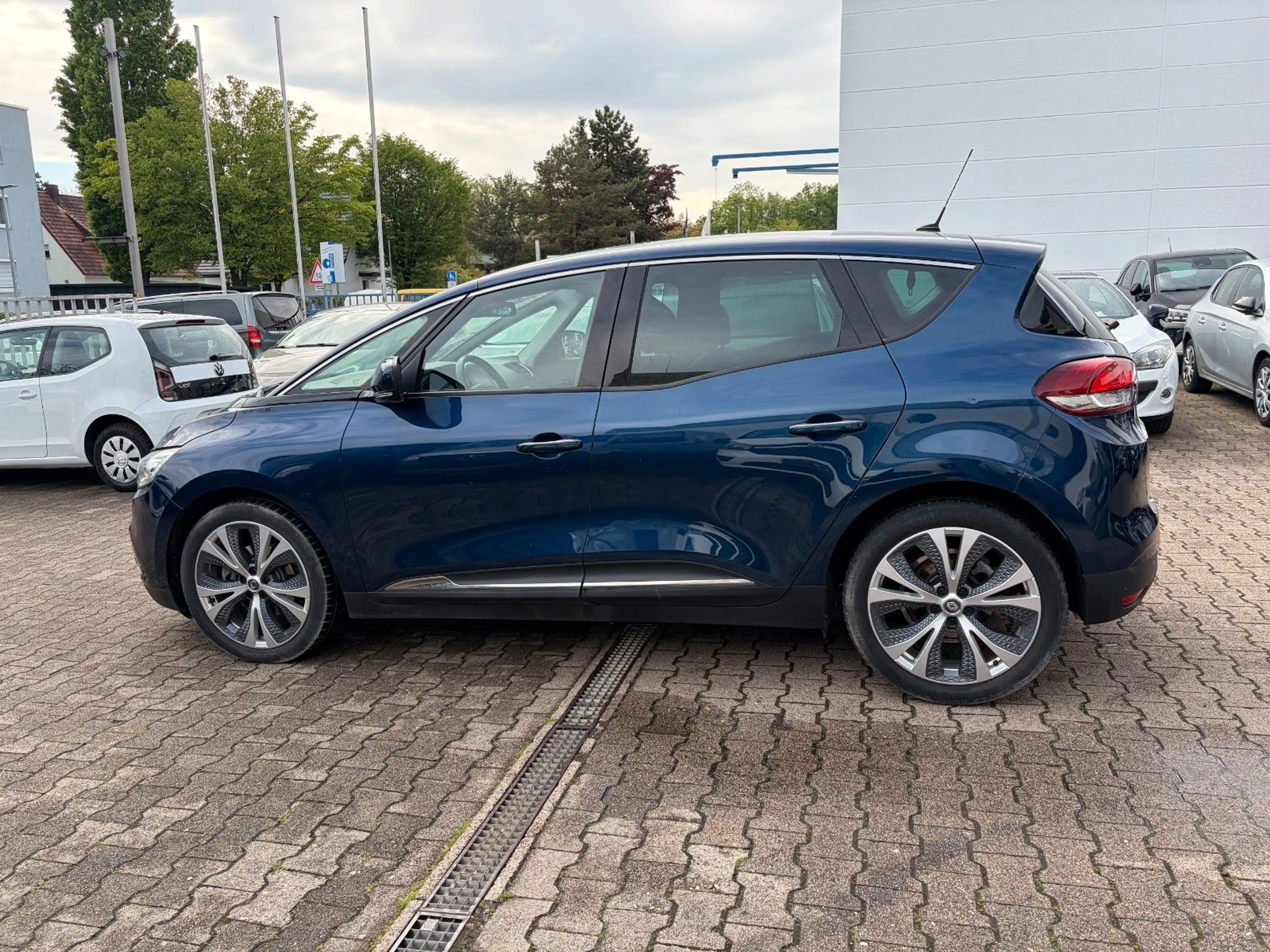 Renault Scenic IV Intens*TEILLEDER*PDC*NEBEL* — photo 8