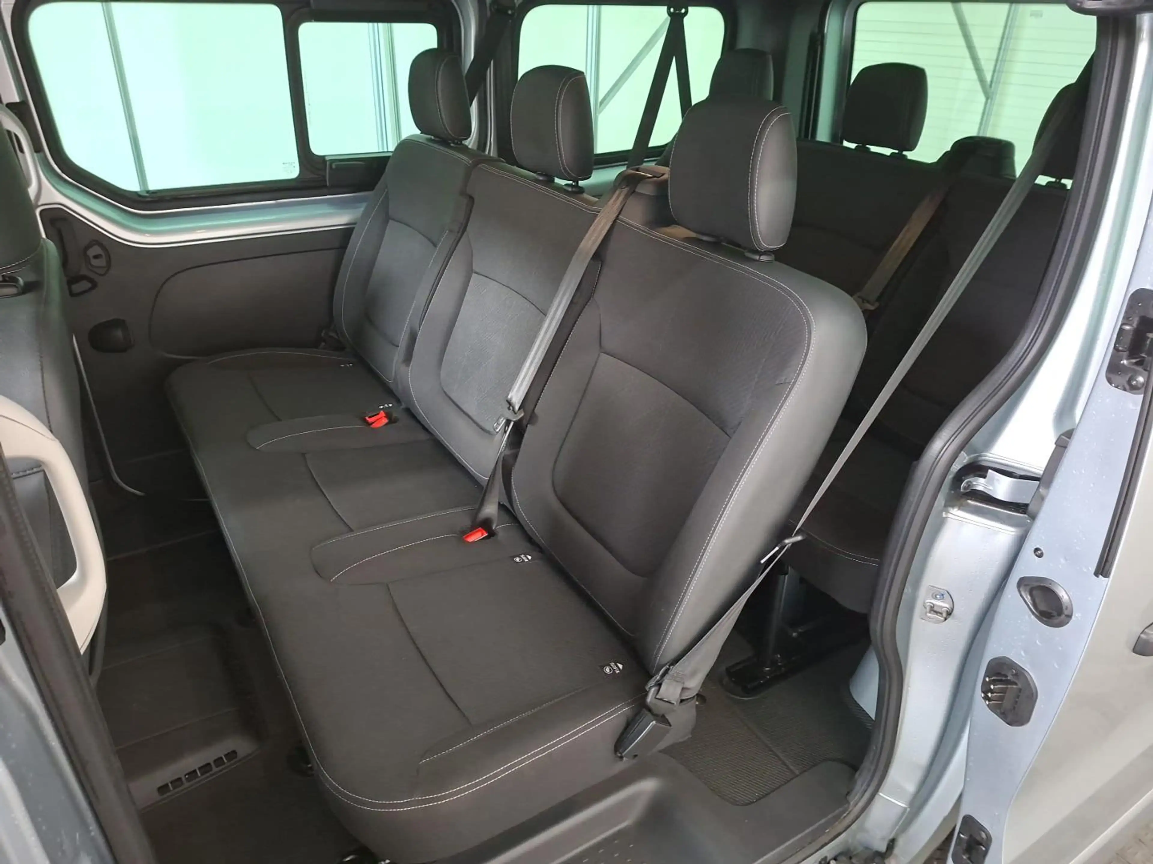 Nissan Primastar Kombi9 L1H1 2,8t dci170 DCT TEKNA 2ST HK BES+ Desi — photo 9