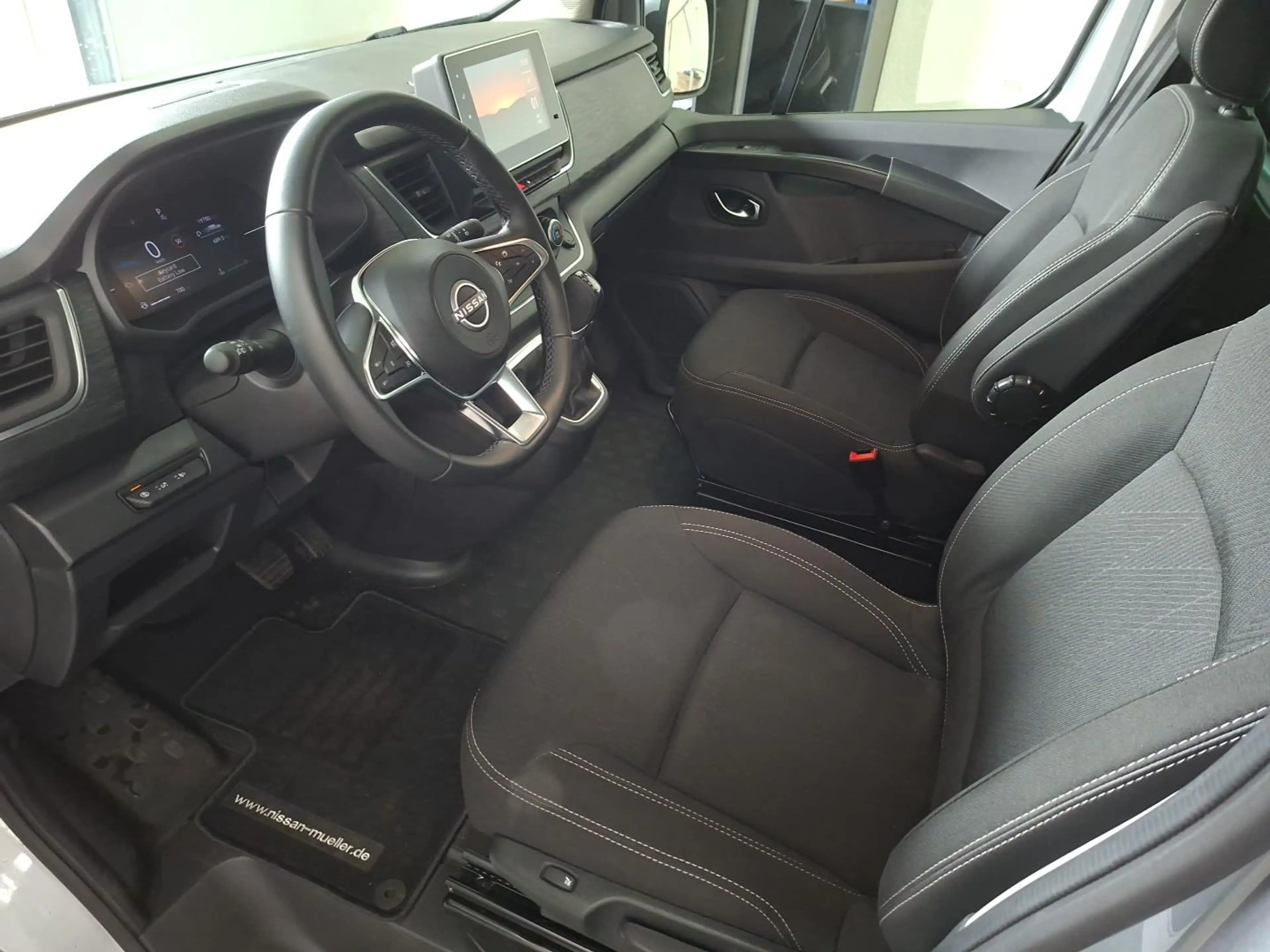 Nissan Primastar Kombi9 L1H1 2,8t dci170 DCT TEKNA 2ST HK BES+ Desi — photo 6