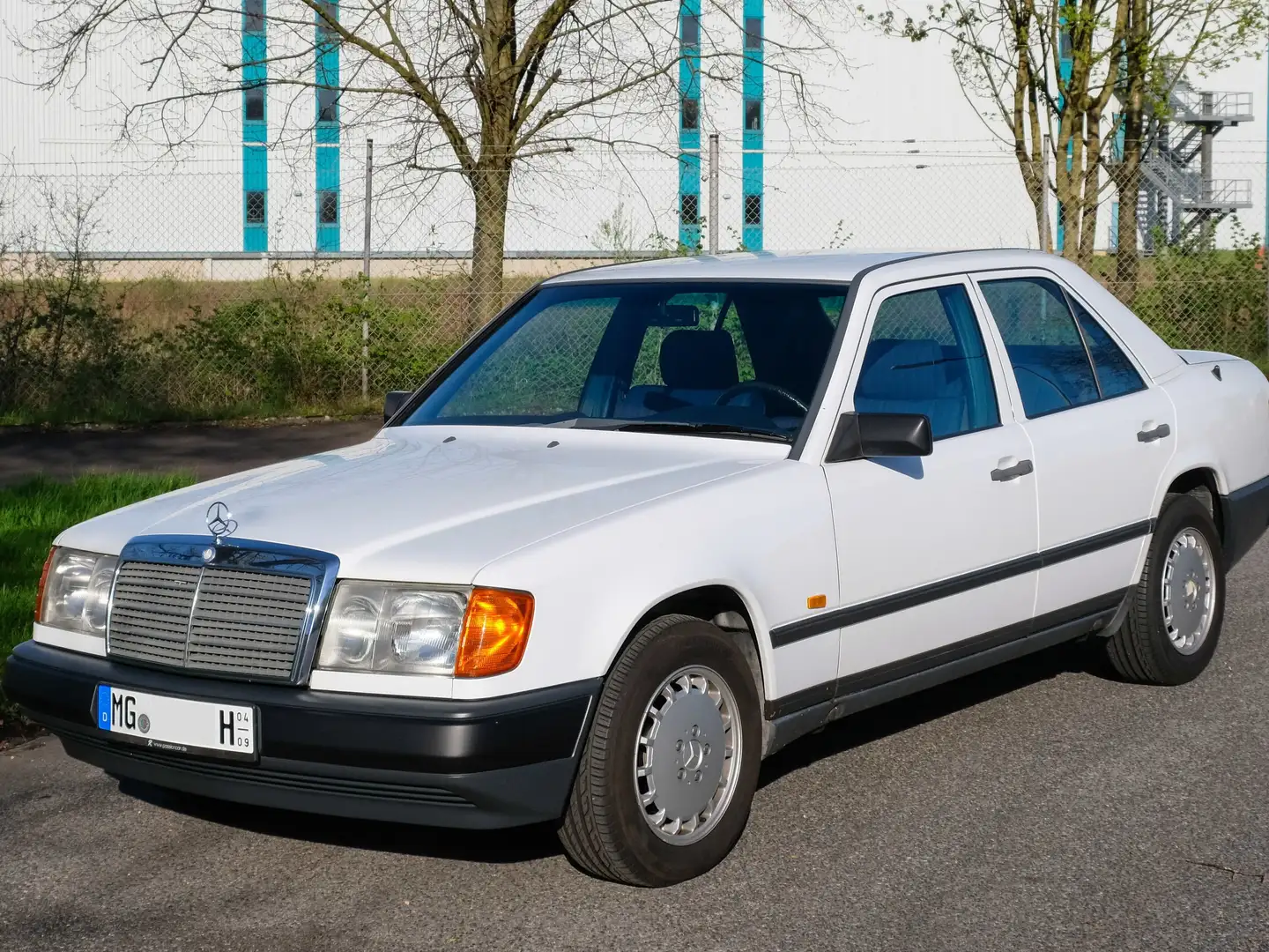 Mercedes-Benz 300 E (Reimport aus Japan) Weiß - 1