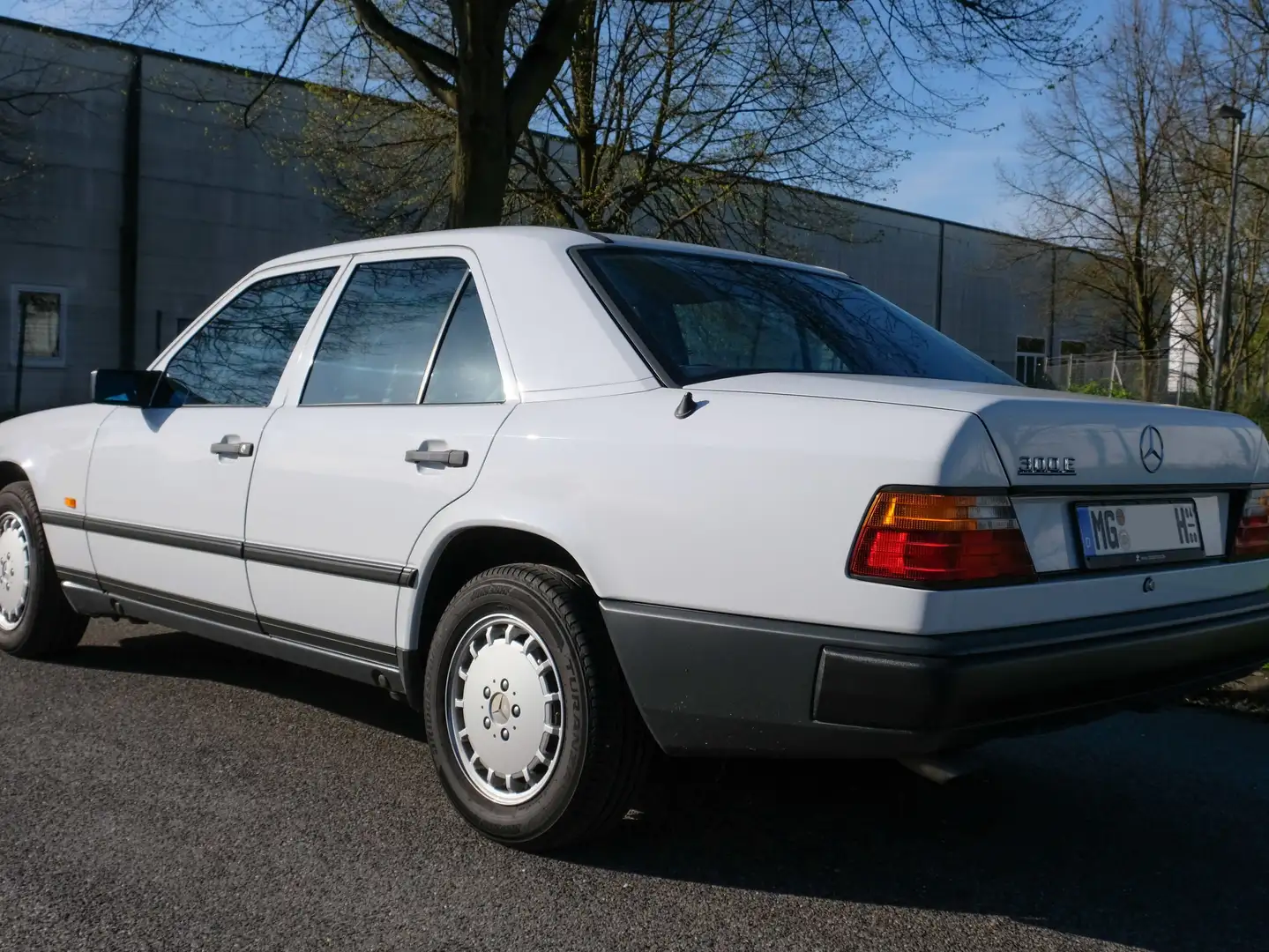 Mercedes-Benz 300 E (Reimport aus Japan) Weiß - 2