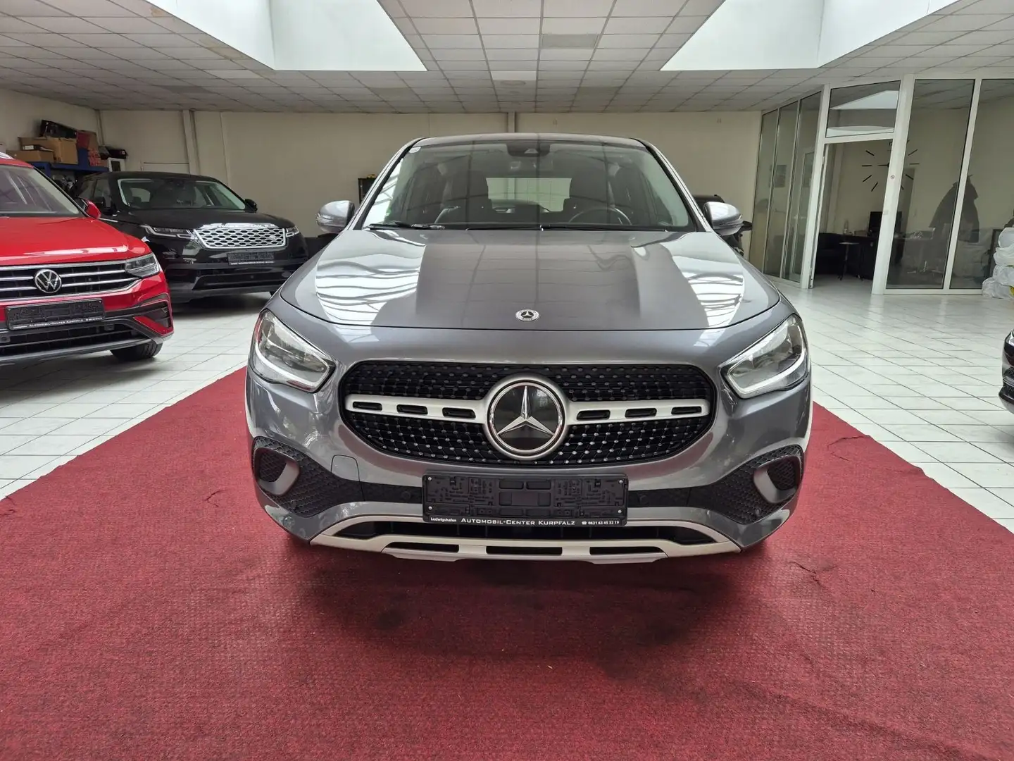Mercedes-Benz GLA 200 d NAVI+LEDER+LED+AHK+SHZ+DCT Gris - 2