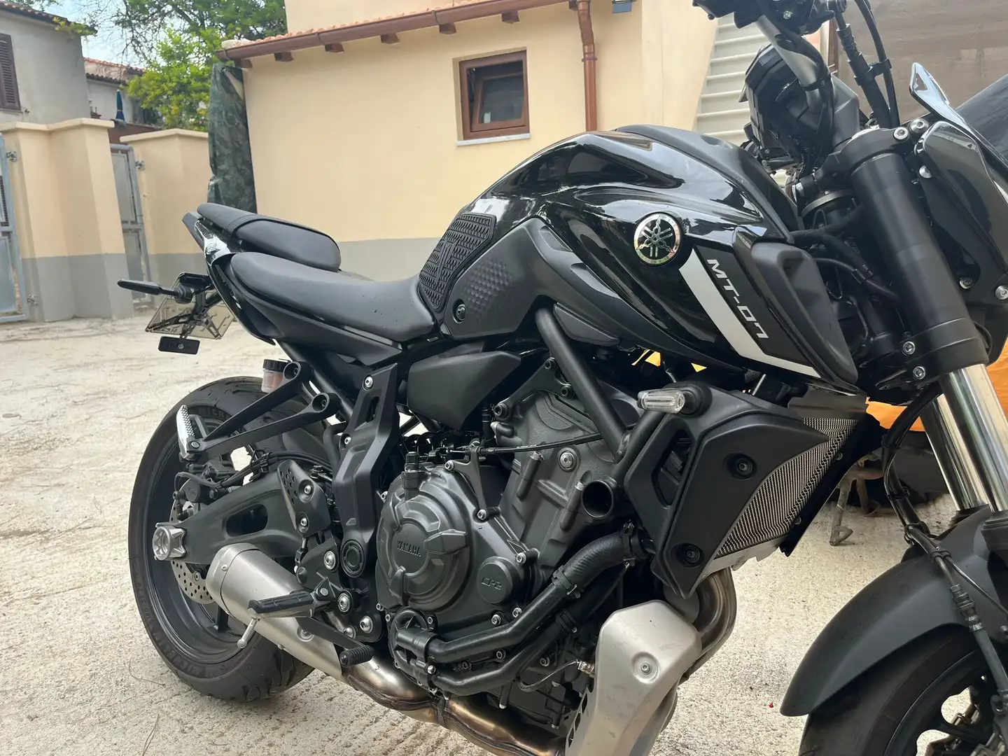 Yamaha MT-07 Pure Nero - 1