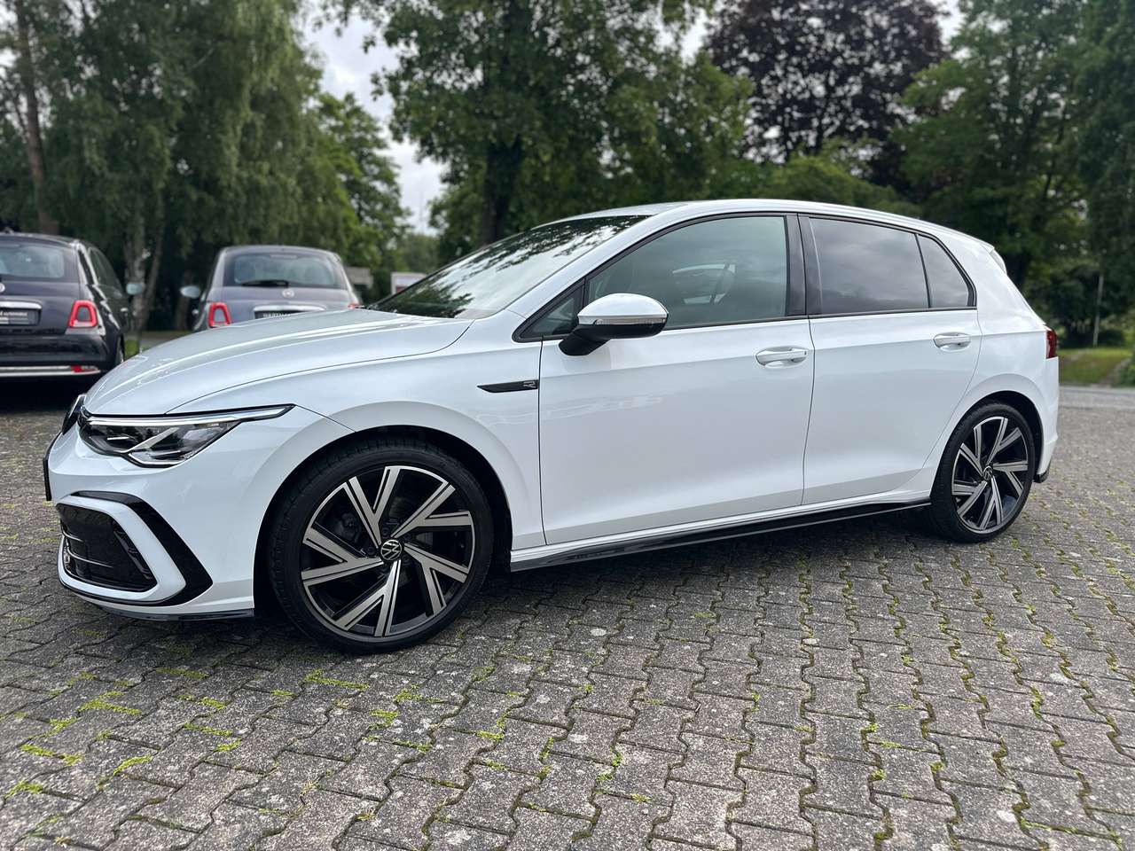 Volkswagen Golf 2023 — 8 1.5 TSI R-Line "gepflegt in klassischem Weiß"