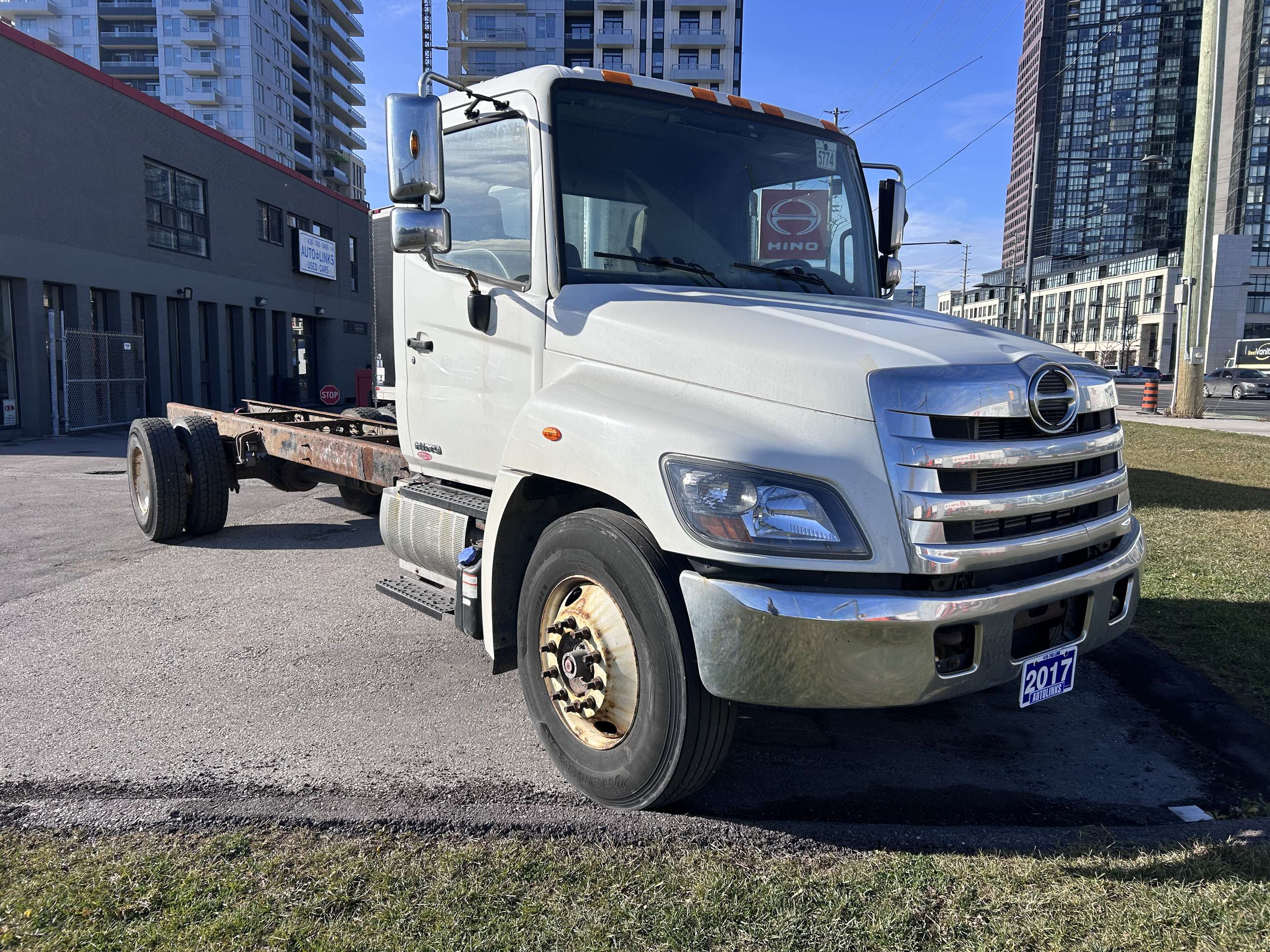 2017 Hino 338