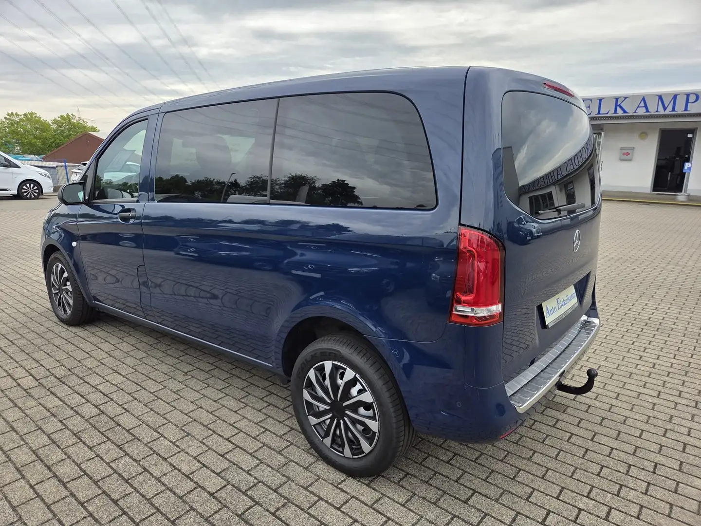 Mercedes-Benz Vito 124 9G Tourer Base kompakt LED STH AHK DISTRO 6-SI Bleu - 2