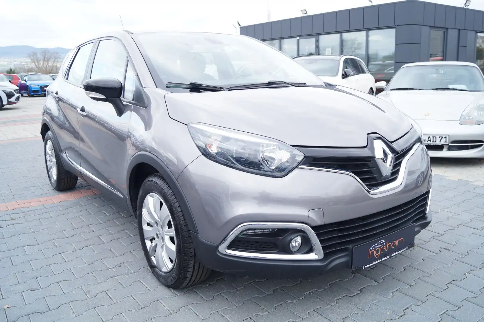 Renault Captur Dynamique Klimaauto Tempomat PDC Navi AHK Grau - 1