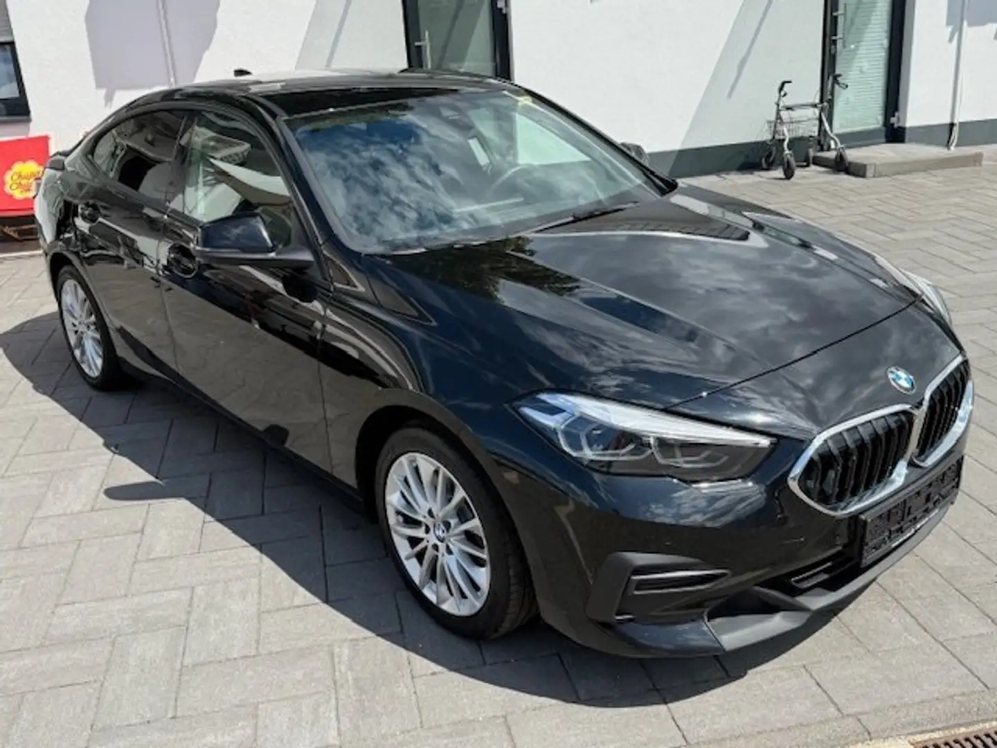 BMW 220 220 d Advantage Automatik LED Navi Digital Tacho Schwarz - 2