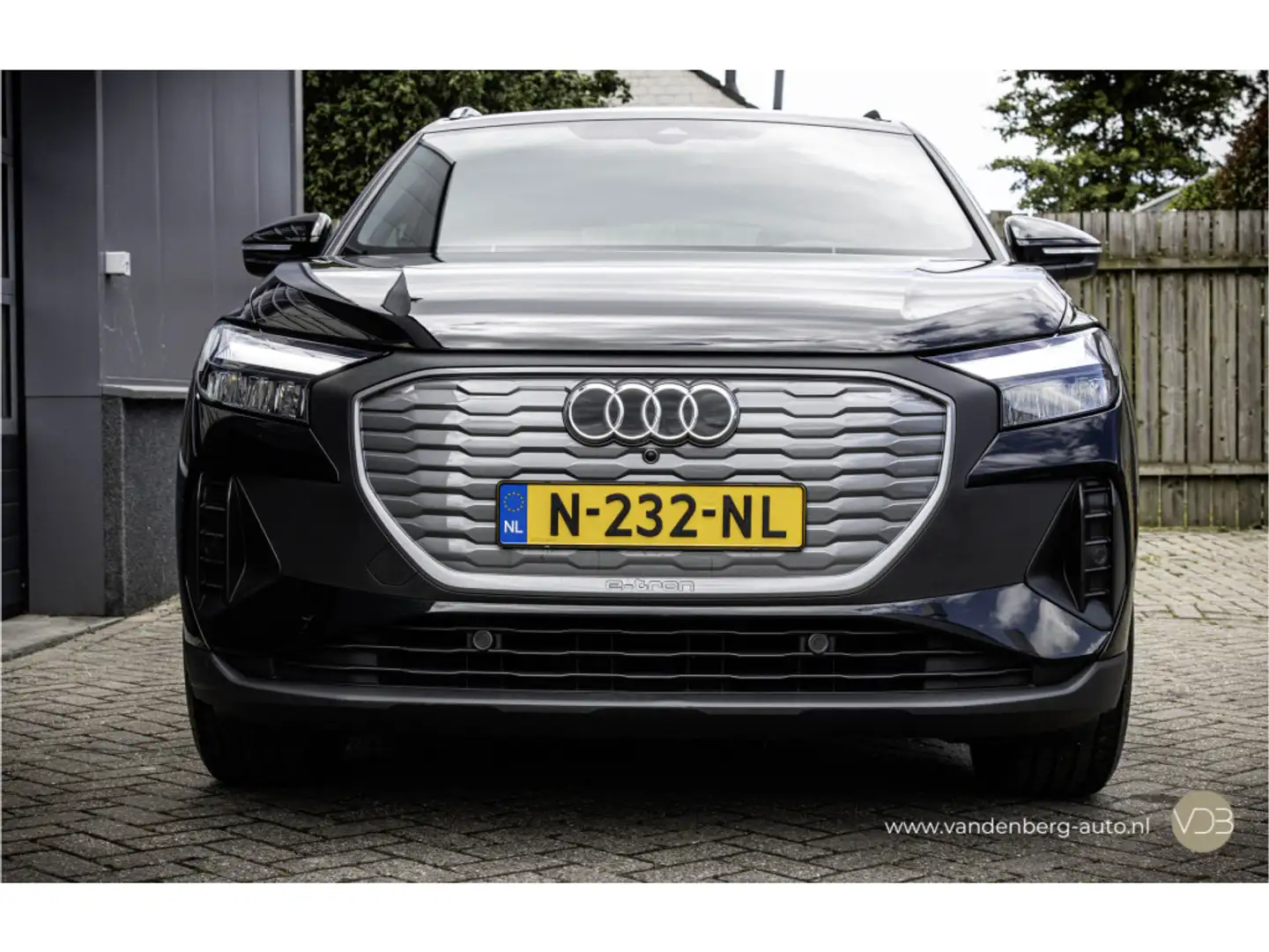 Audi Q4 e-tron 35 Launch edition 55 kWh Origineel NL 1e Eigenar Zwart - 2