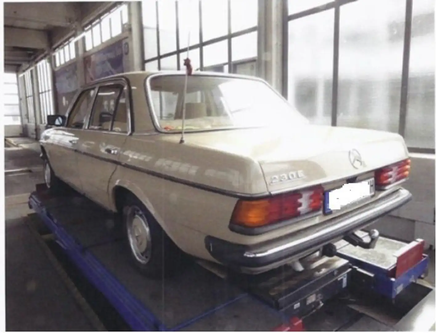 Mercedes-Benz 230 230 E Beige - 2