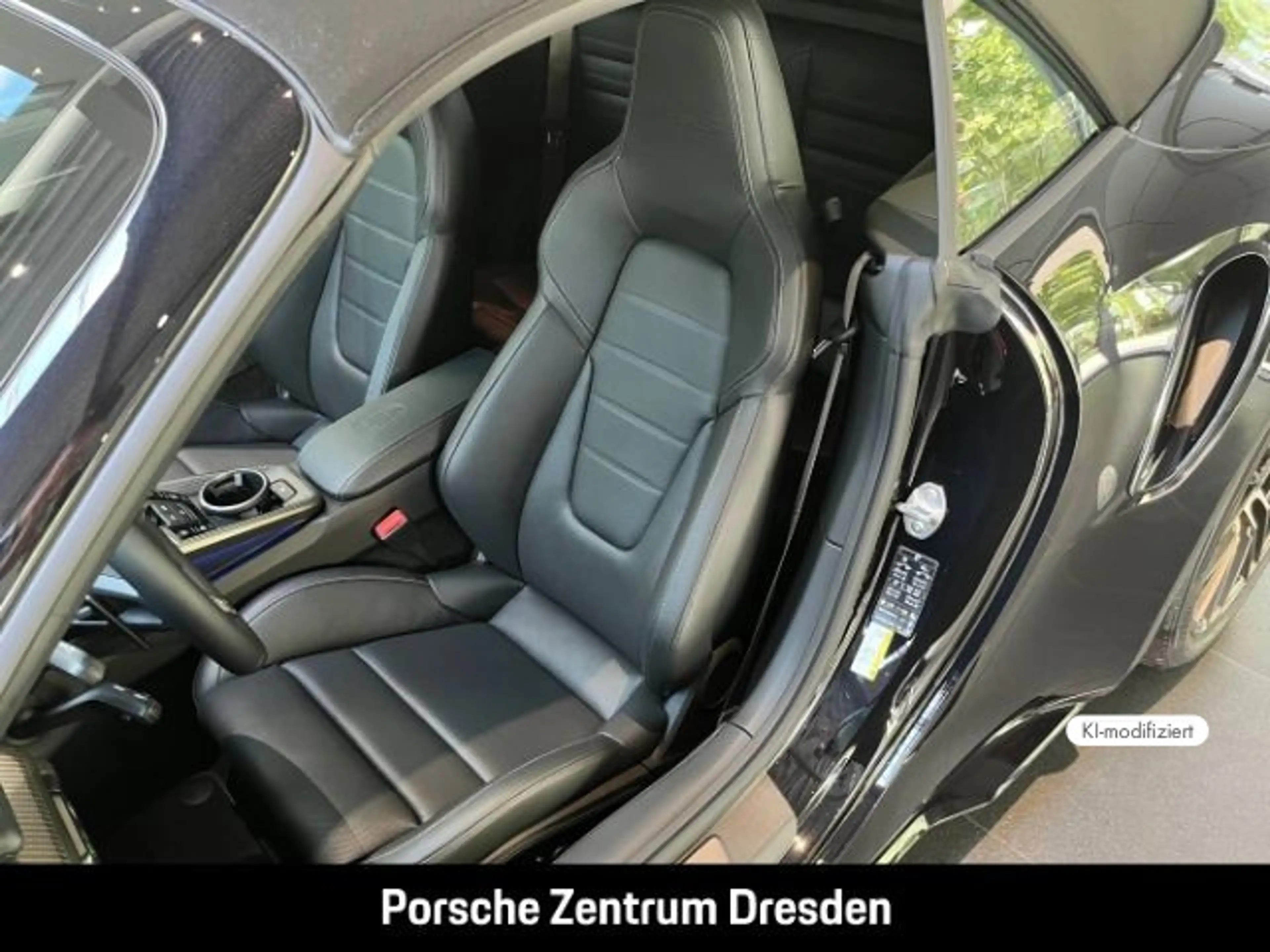 Porsche 992 -2 (911) Turbo S Cabriolet — photo 5