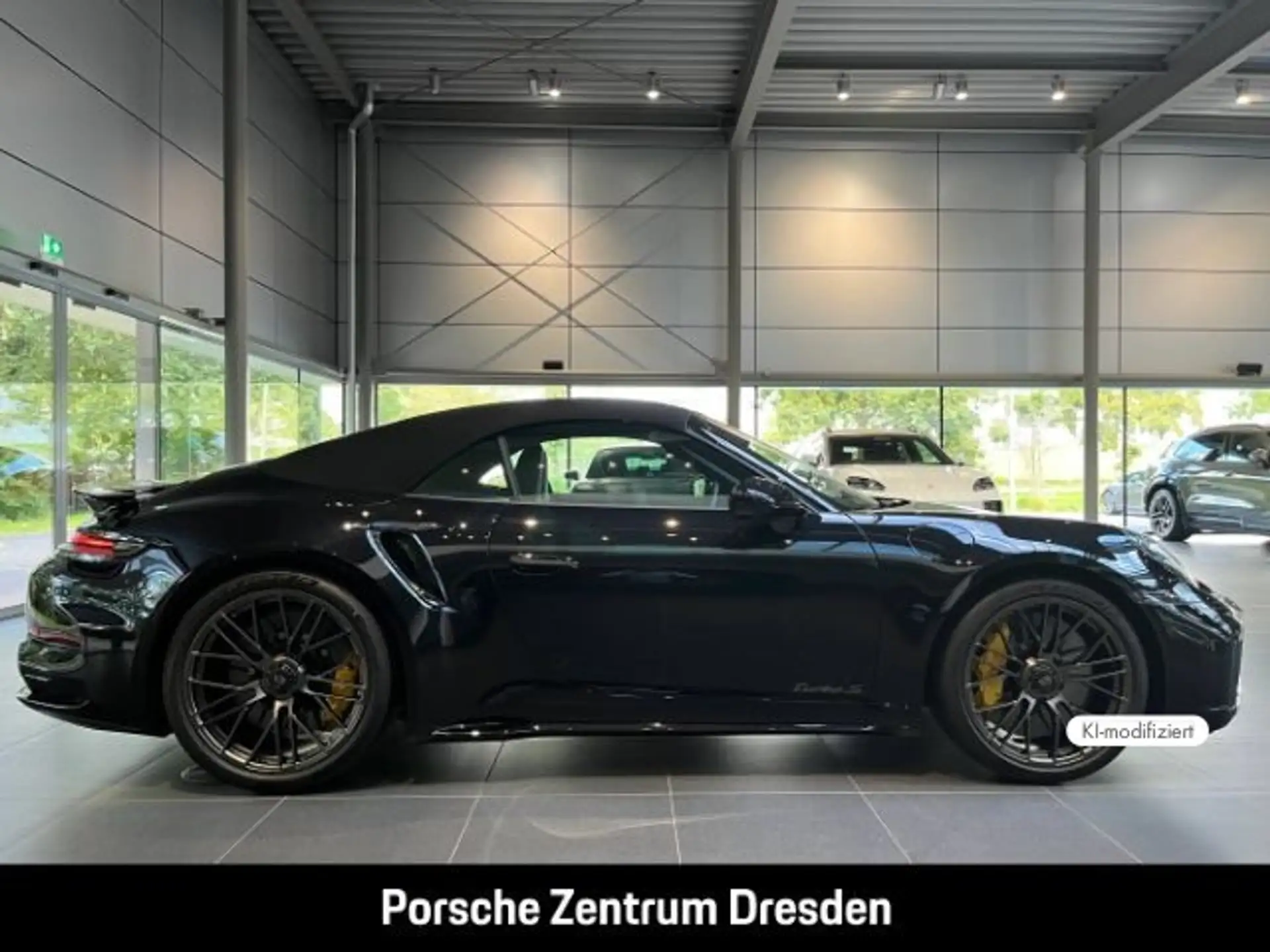 포르쉐 911 Turbo S Cabriolet 2026 검정 사진 8