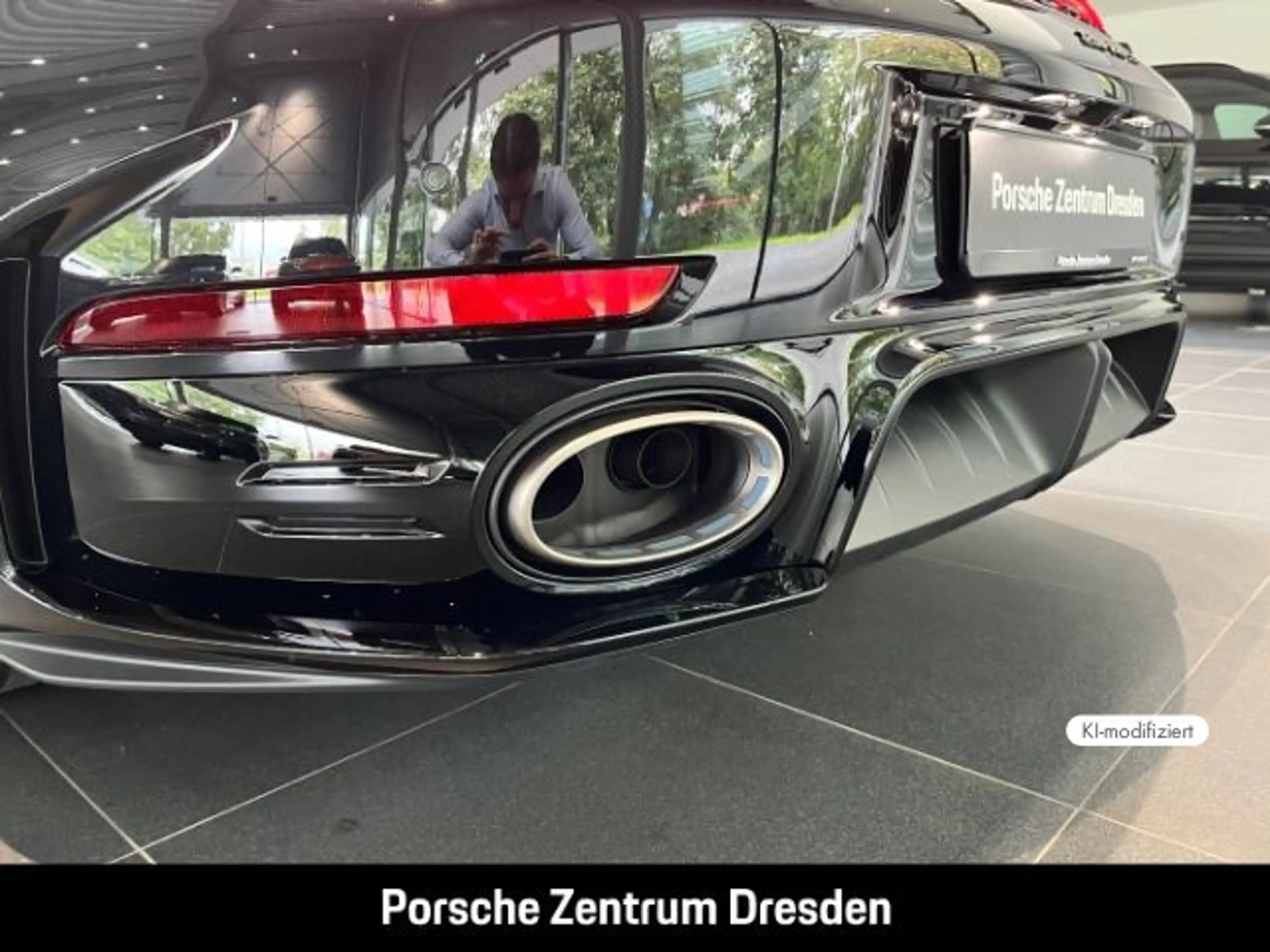 Porsche 992 -2 (911) Turbo S Cabriolet — photo 15