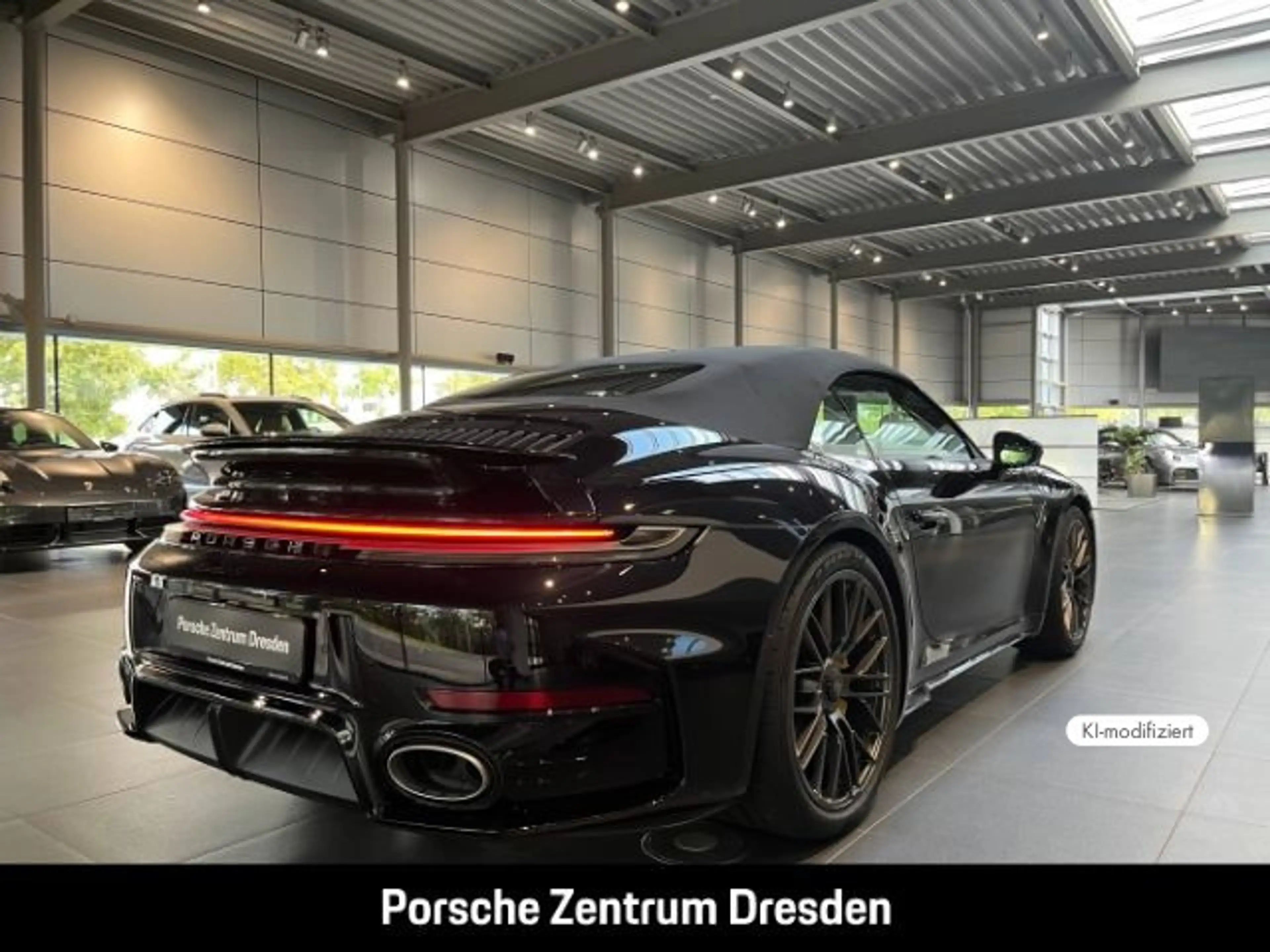 Porsche 992 -2 (911) Turbo S Cabriolet — photo 9