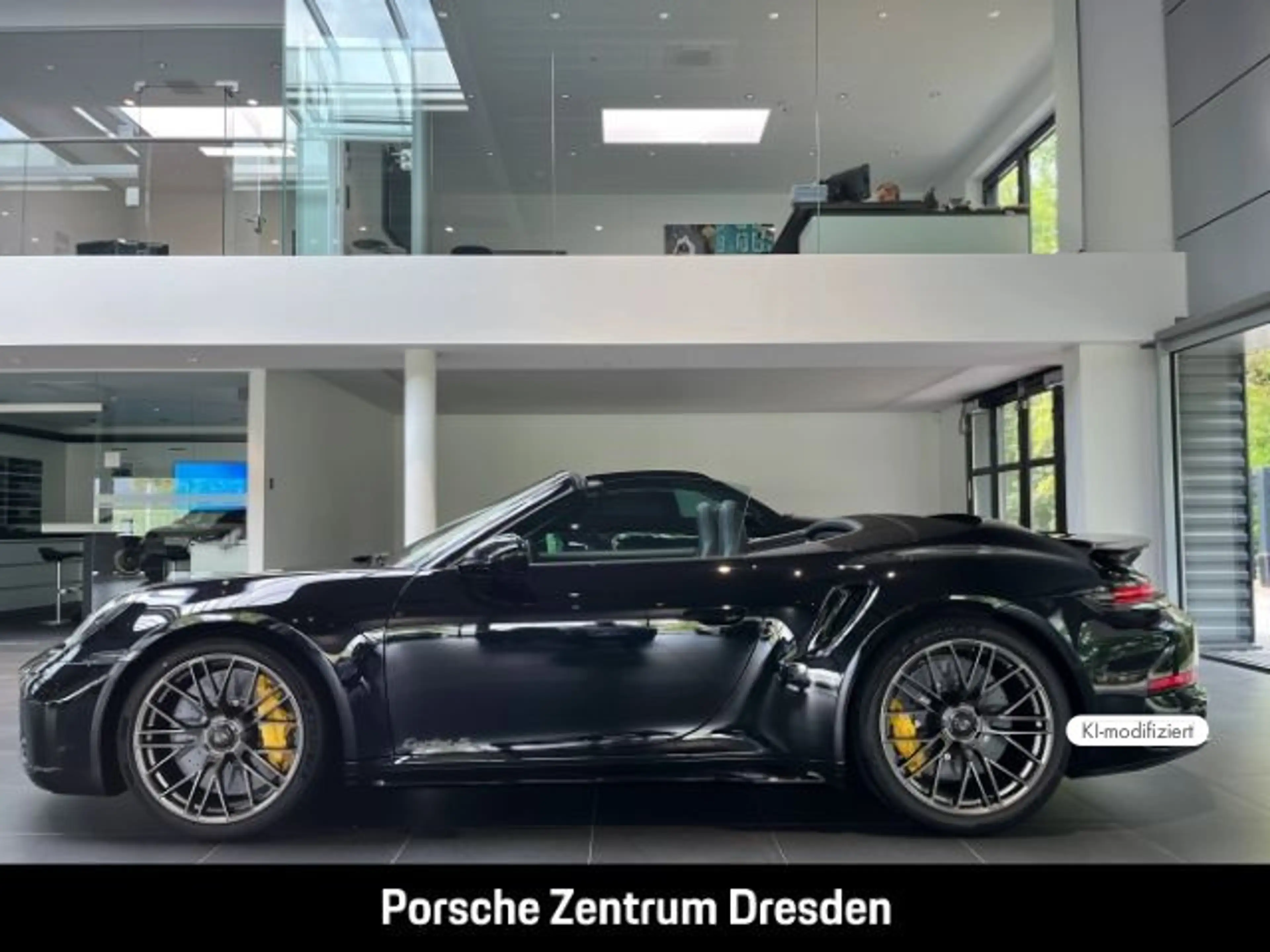 Porsche 992 -2 (911) Turbo S Cabriolet — photo 13
