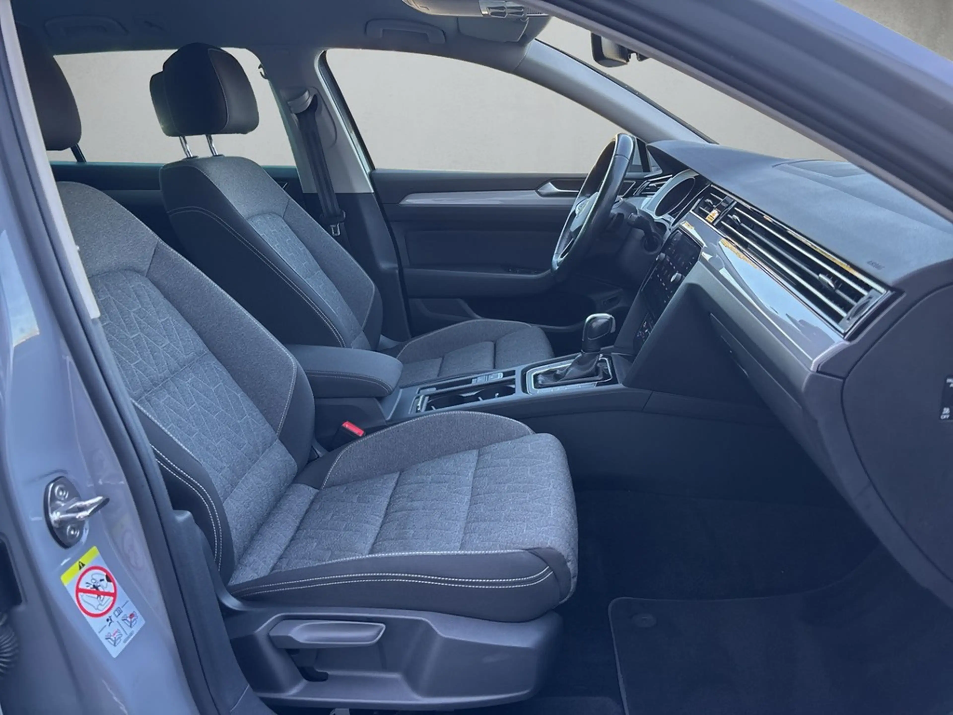 Volkswagen Passat Variant 2.0 TDI DSG Business *Navi*Kamera — photo 14