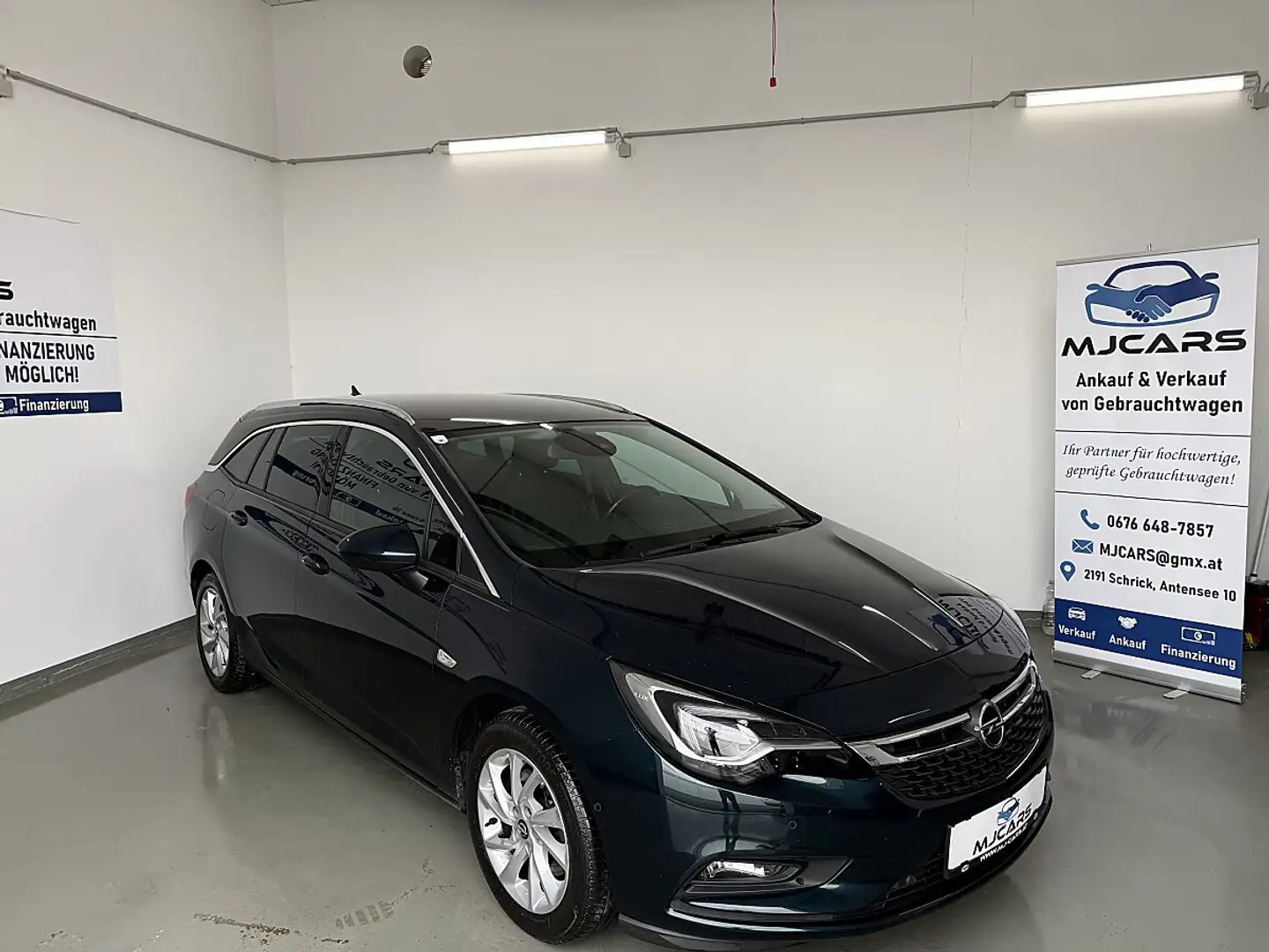 Opel Astra Sports Tourer+ 1.6 CDTI Innovation Grün - 1
