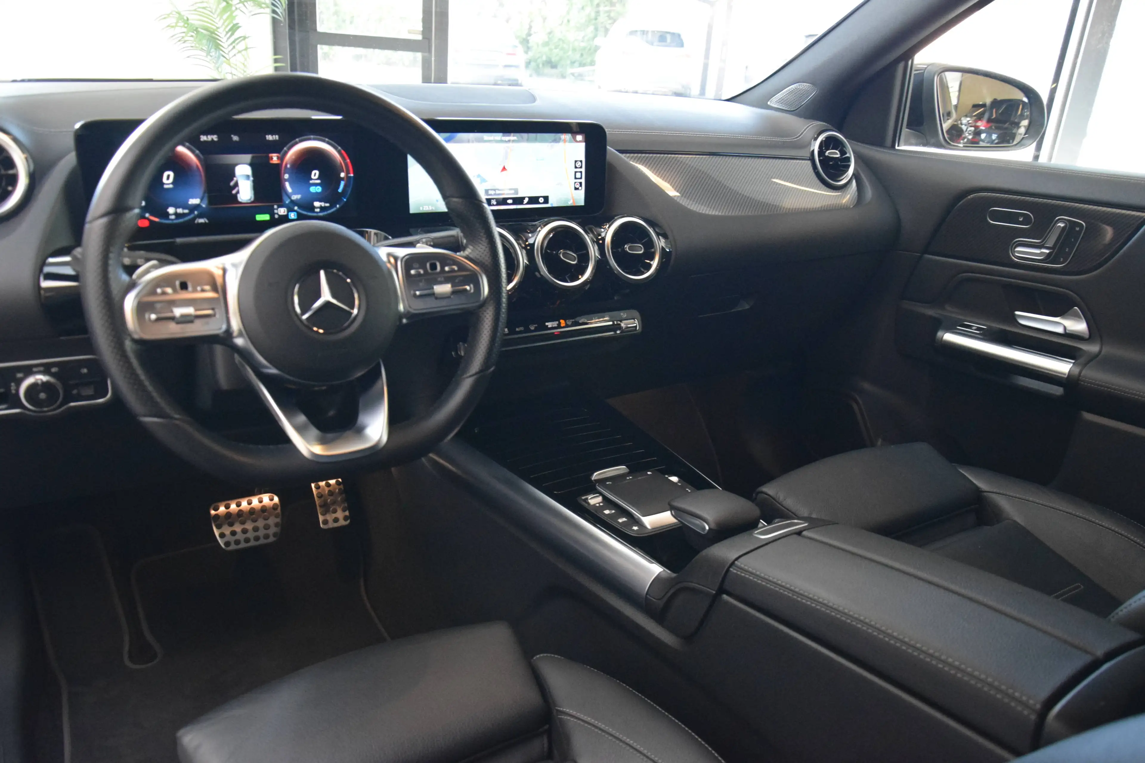 Mercedes-Benz GLA 250 250e PHEV AMG-Line 10/2021 — photo 10
