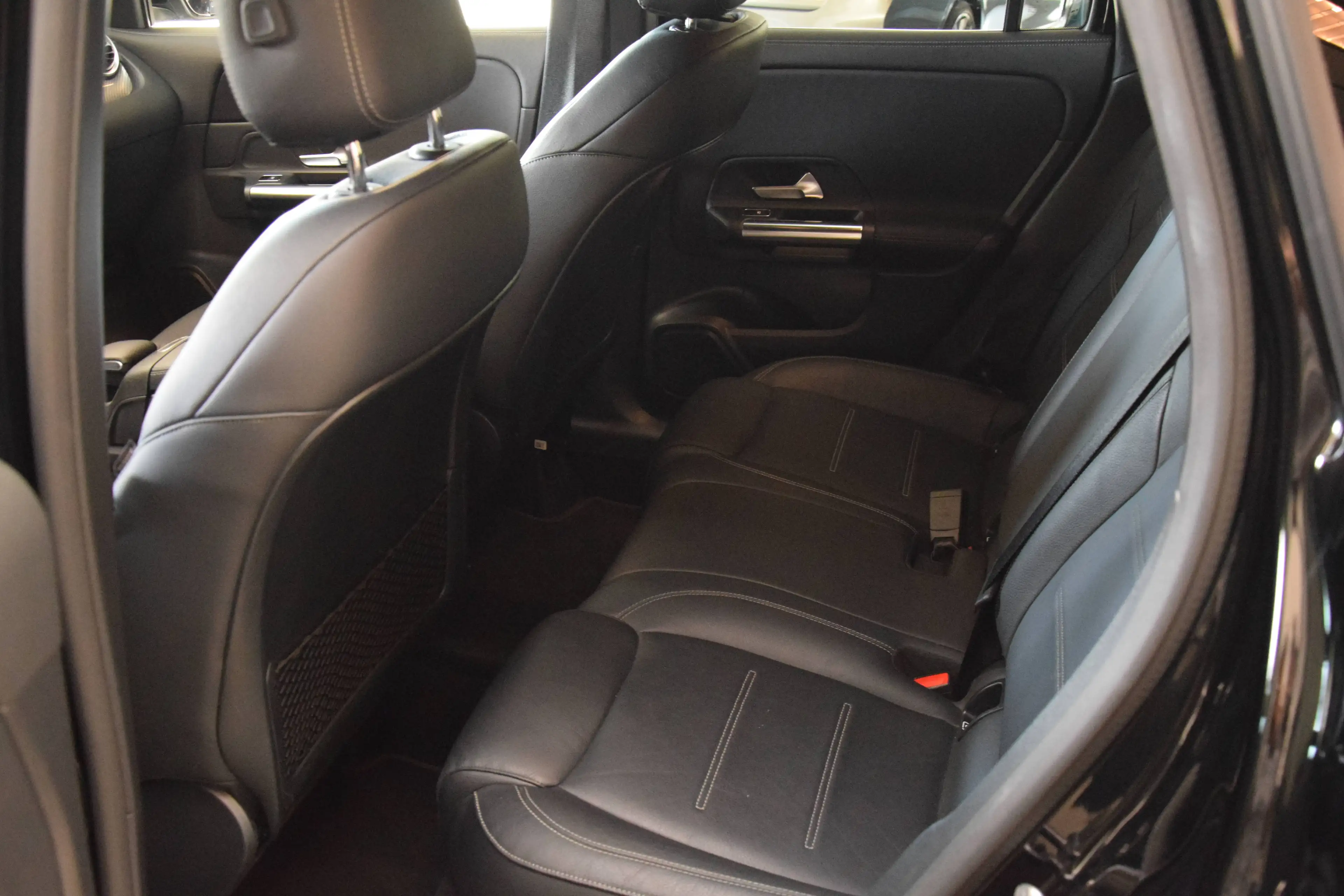 Mercedes-Benz GLA 250 250e PHEV AMG-Line 10/2021 — photo 12