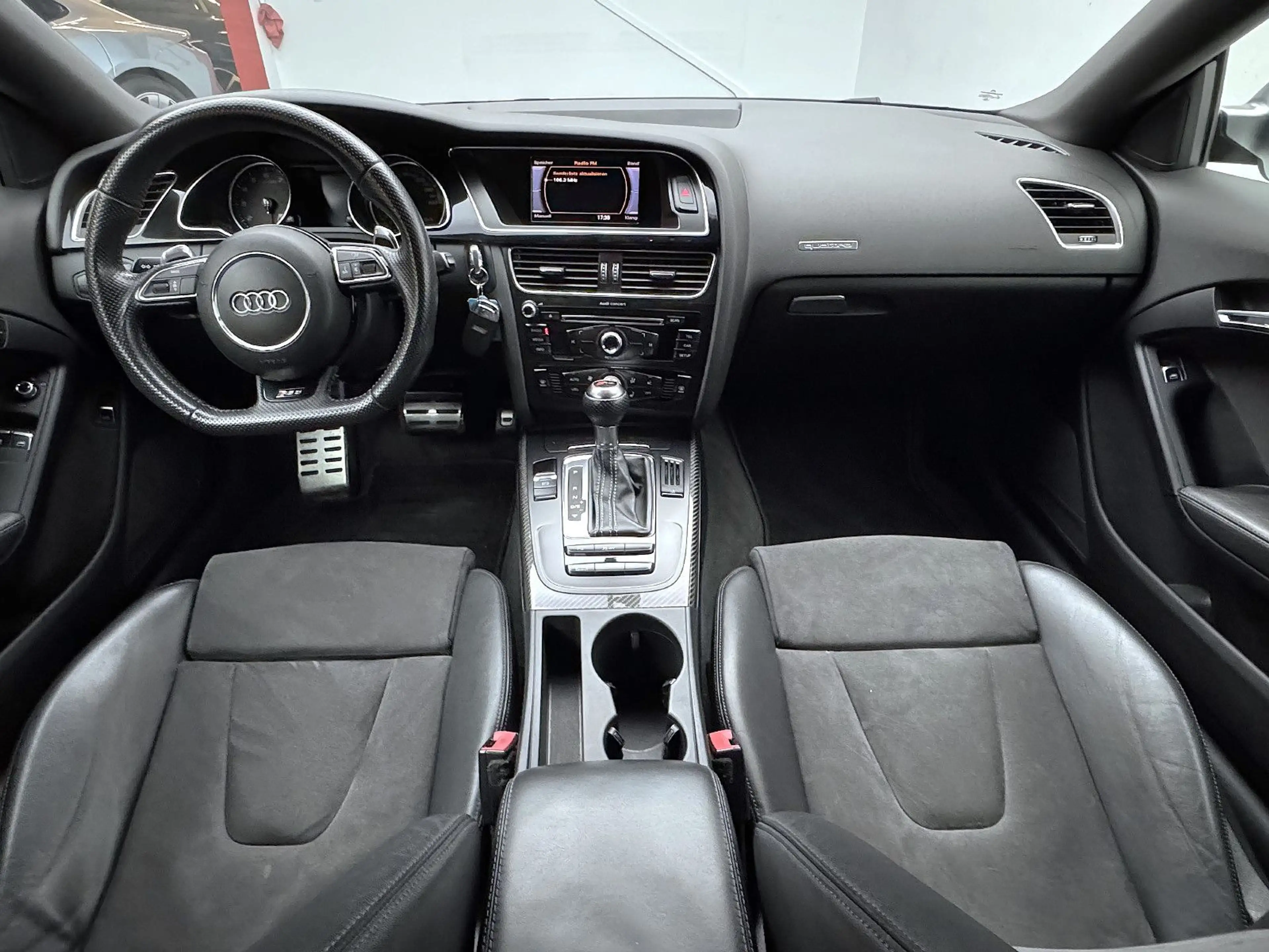Audi RS5 Coupe 4.2 FSI quattro — photo 13