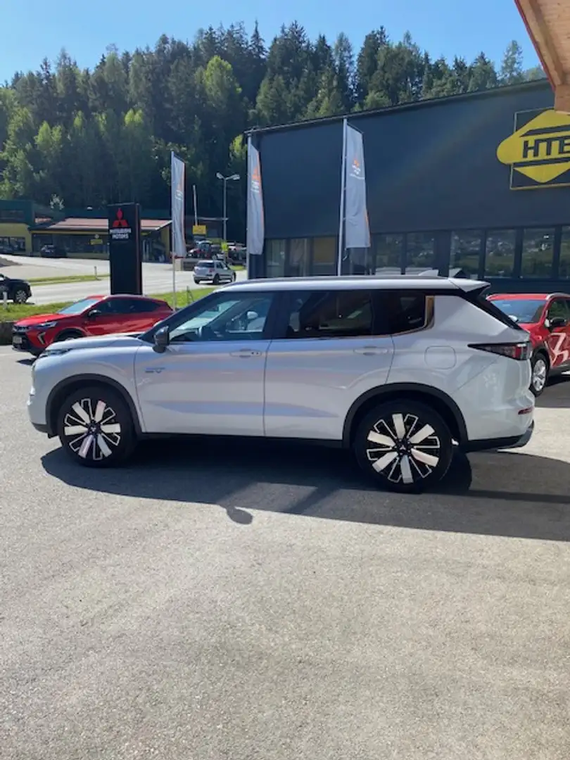 Mitsubishi Outlander Intense Weiß - 2