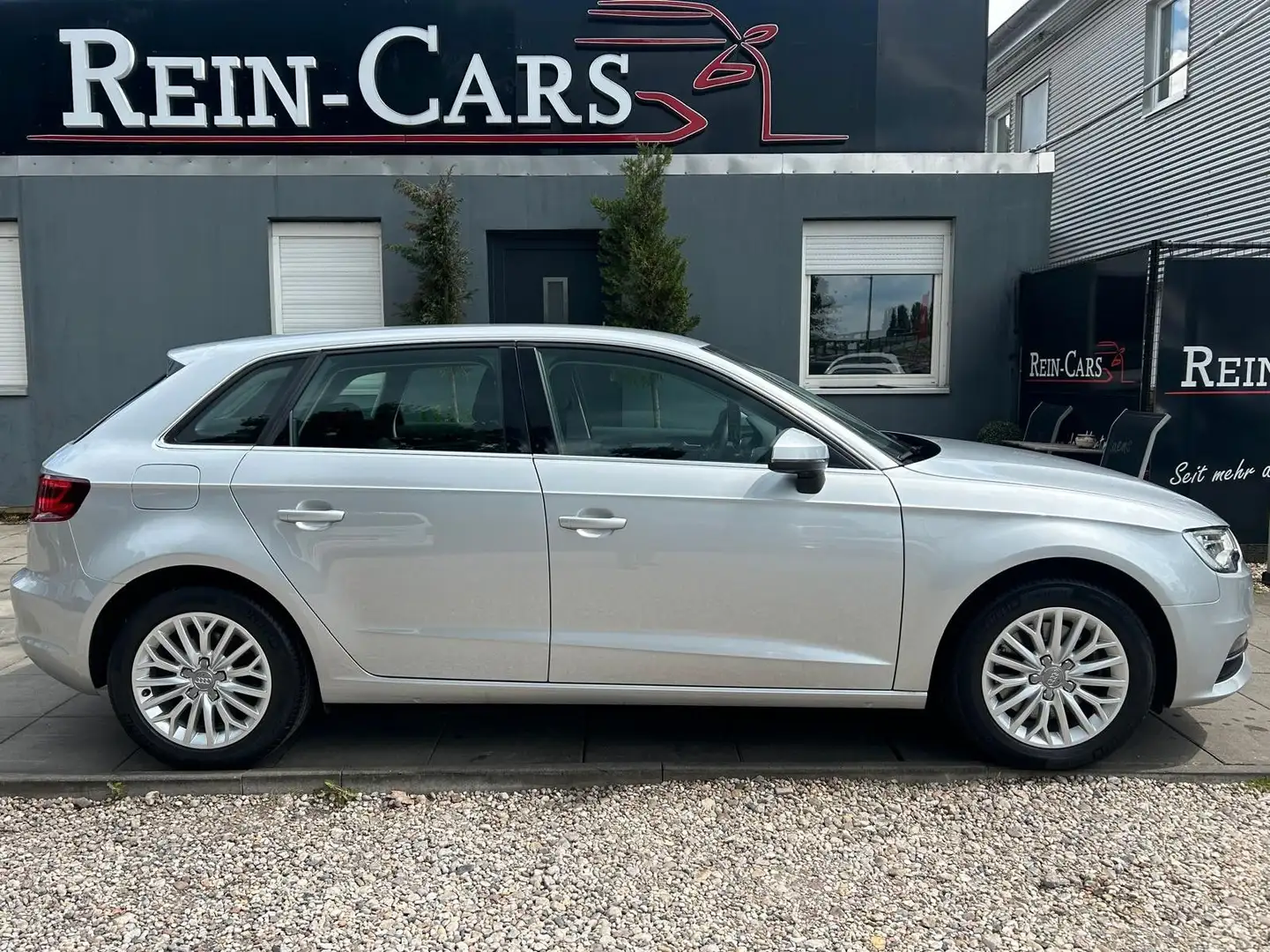 Audi A3 Sportback 1.8 TFSI/I.HD//LED/MEDIA-DISPL./PDC Plateado - 2
