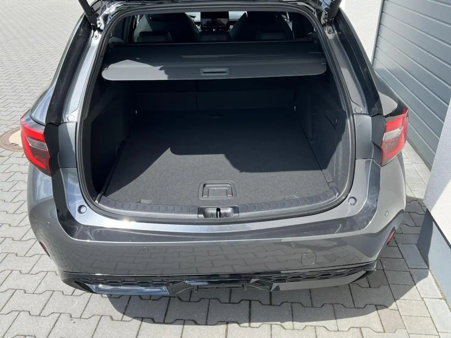 Toyota Corolla Touring Sports GR Sport 2,0 Hybrid CVT Winter 1... - 2