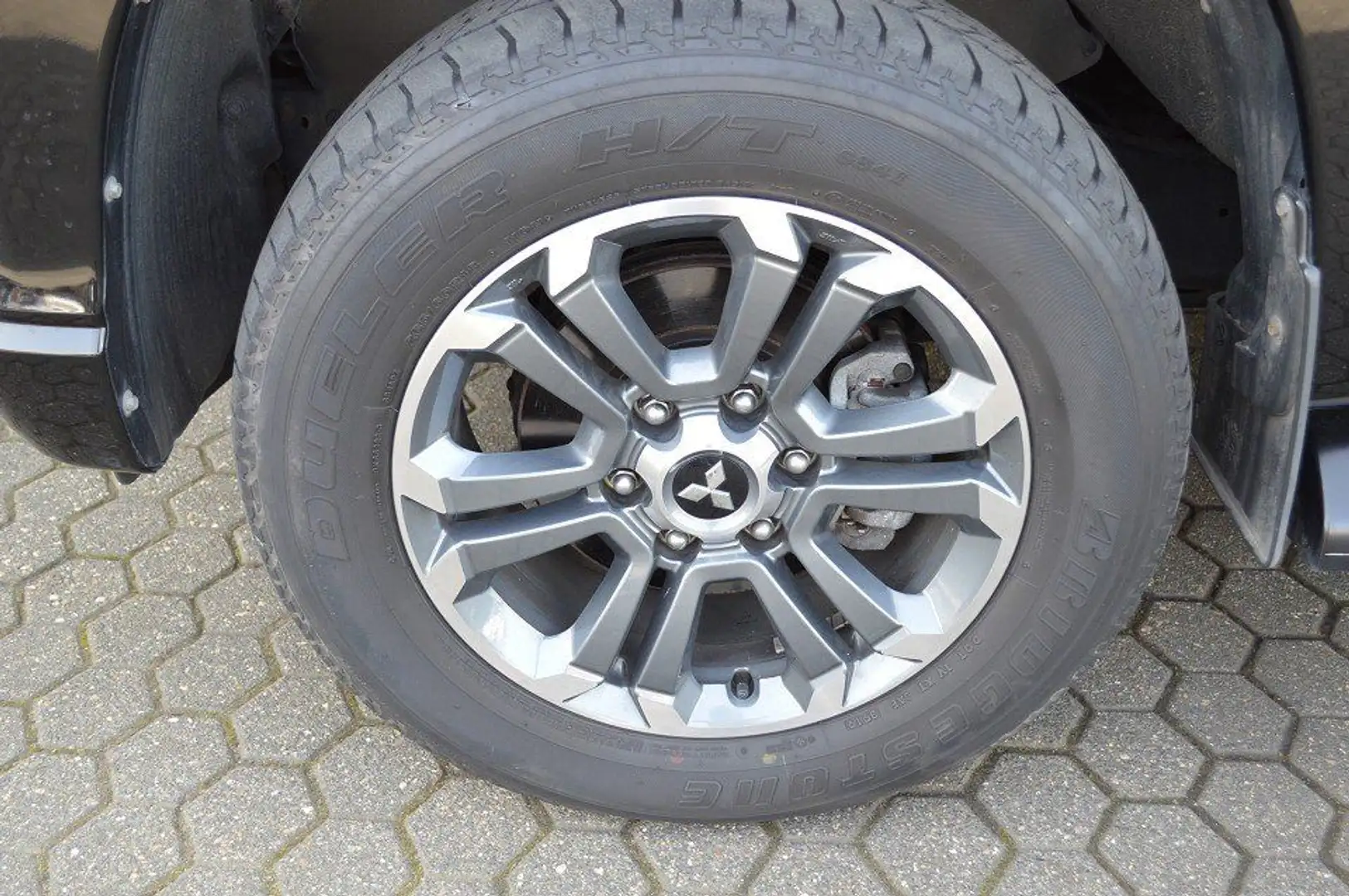 Mitsubishi L200 (KL0/KJ0)(2019-) Mitsubishi L200 (KL0/KJ0) Negro - 2