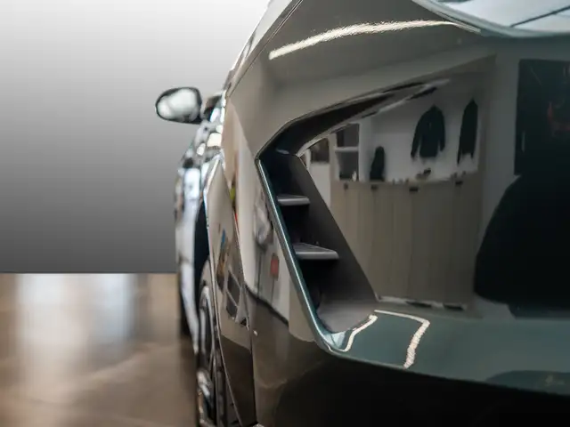 Lamborghini Urus view 12