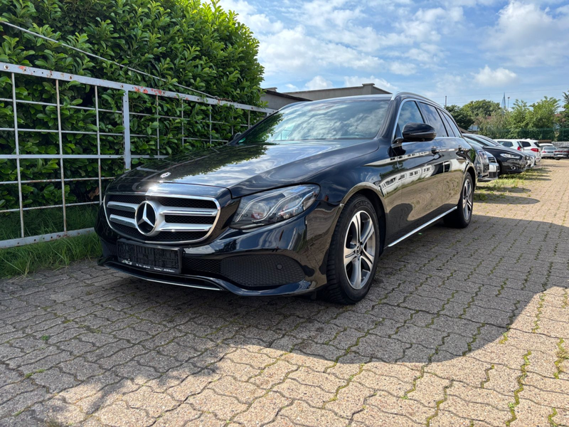 Mercedes-Benz E 220 Wide Screen 360 Kam. Navi Temp. LED