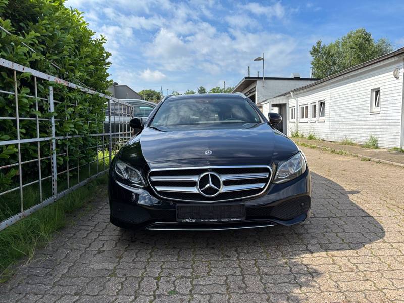 Mercedes-Benz E 220 Wide Screen 360 Kam. Navi Temp. LED — photo 2