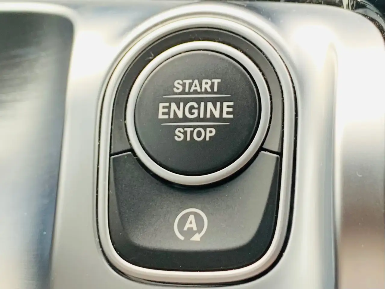 Mercedes-Benz GLB 4 MATIC 4x4 190CV MHEV / PACK AMG / FACELIFT / FINITION CARBONE /, миниатюра 24