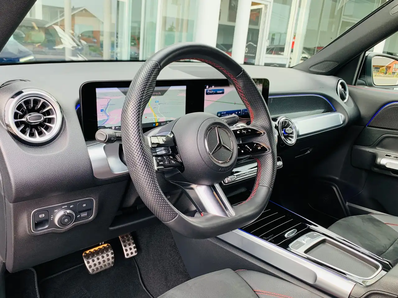 Mercedes-Benz GLB 4 MATIC 4x4 190CV MHEV / PACK AMG / FACELIFT / FINITION CARBONE /, миниатюра 12