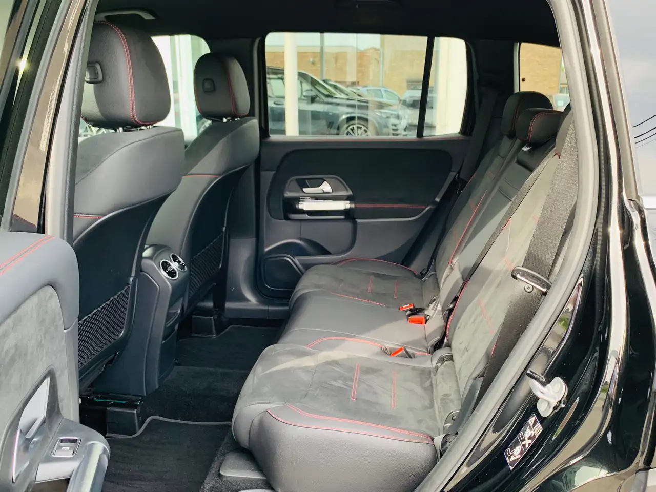 Mercedes-Benz GLB 4 MATIC 4x4 190CV MHEV / PACK AMG / FACELIFT / FINITION CARBONE /, миниатюра 14