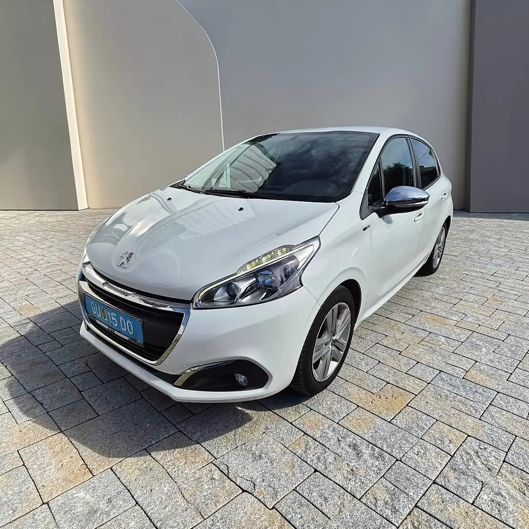 Peugeot 208 1.2 12V VTi/PureTech 82 Style Weiß - 1