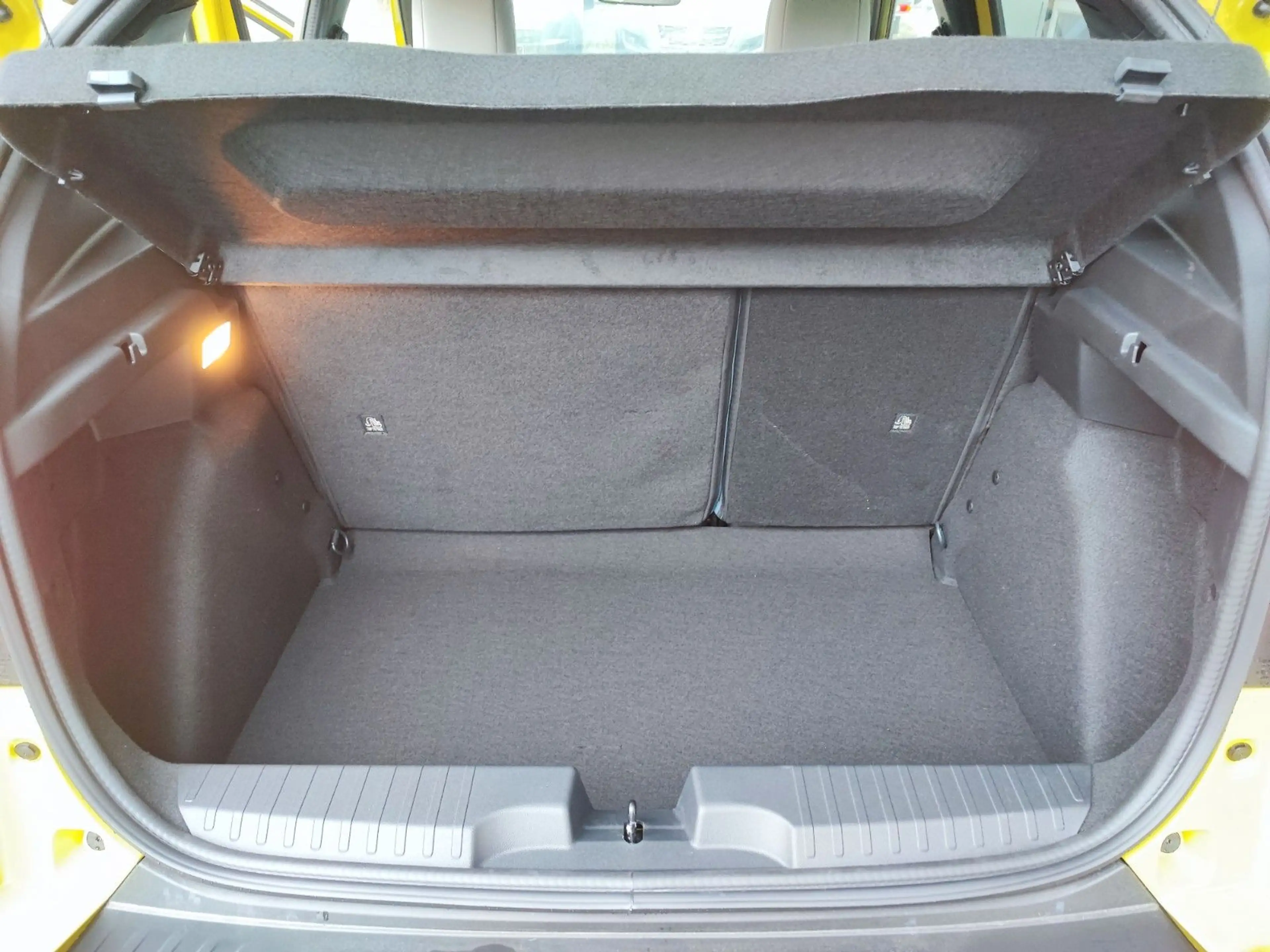 Fiat Grande Panda 1.2 Turbo 74 kW La Prima — photo 12