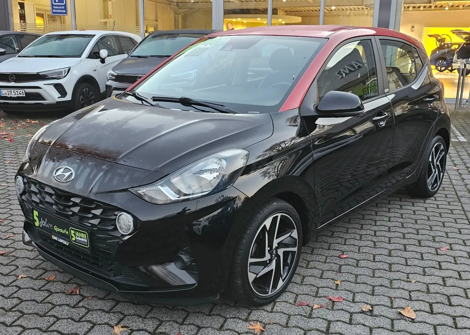 Hyundai i10 1.0 Trend *City Flitzer* Noir - 1