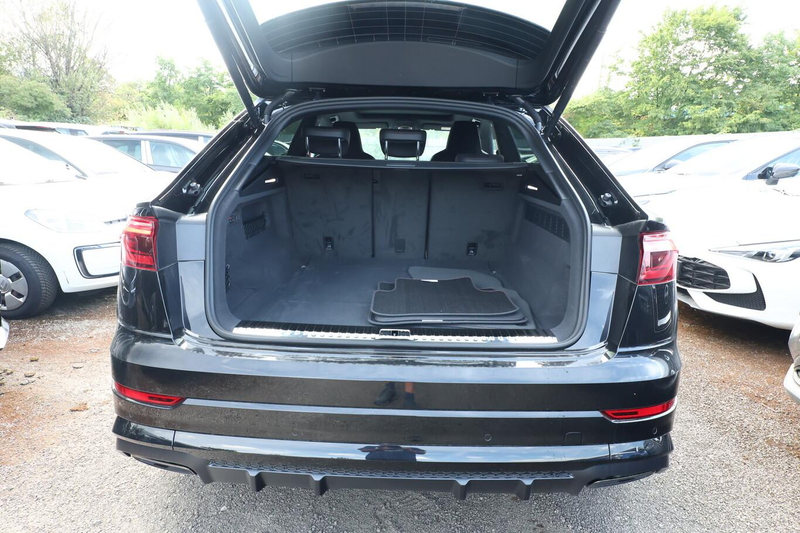 Audi Q8 S line 2xS AssistenzP+ 22Z Laser Pano B&O AHK 2... — photo 11