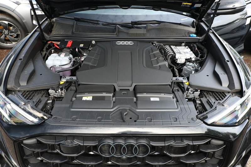 Audi Q8 S line 2xS AssistenzP+ 22Z Laser Pano B&O AHK 2... — photo 12