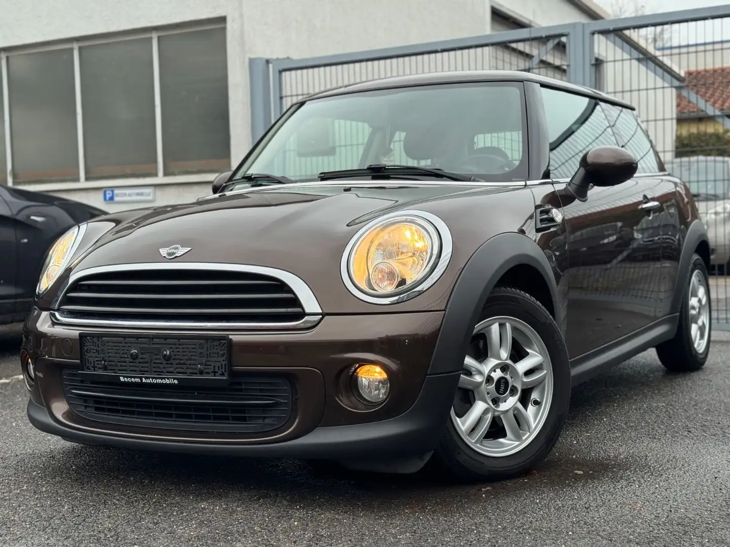 MINI One Mini PDC TÜV,REIFEN U. INSPEKTION NEUWERTIG Braun - 2