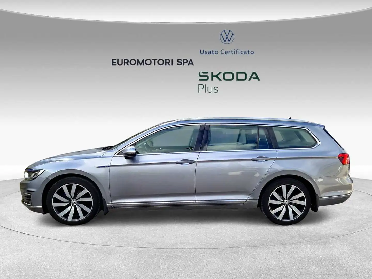 Volkswagen Passat 8ª serie Variant 1.4 GTE DSG Plug-In-Hybrid Gris - 2