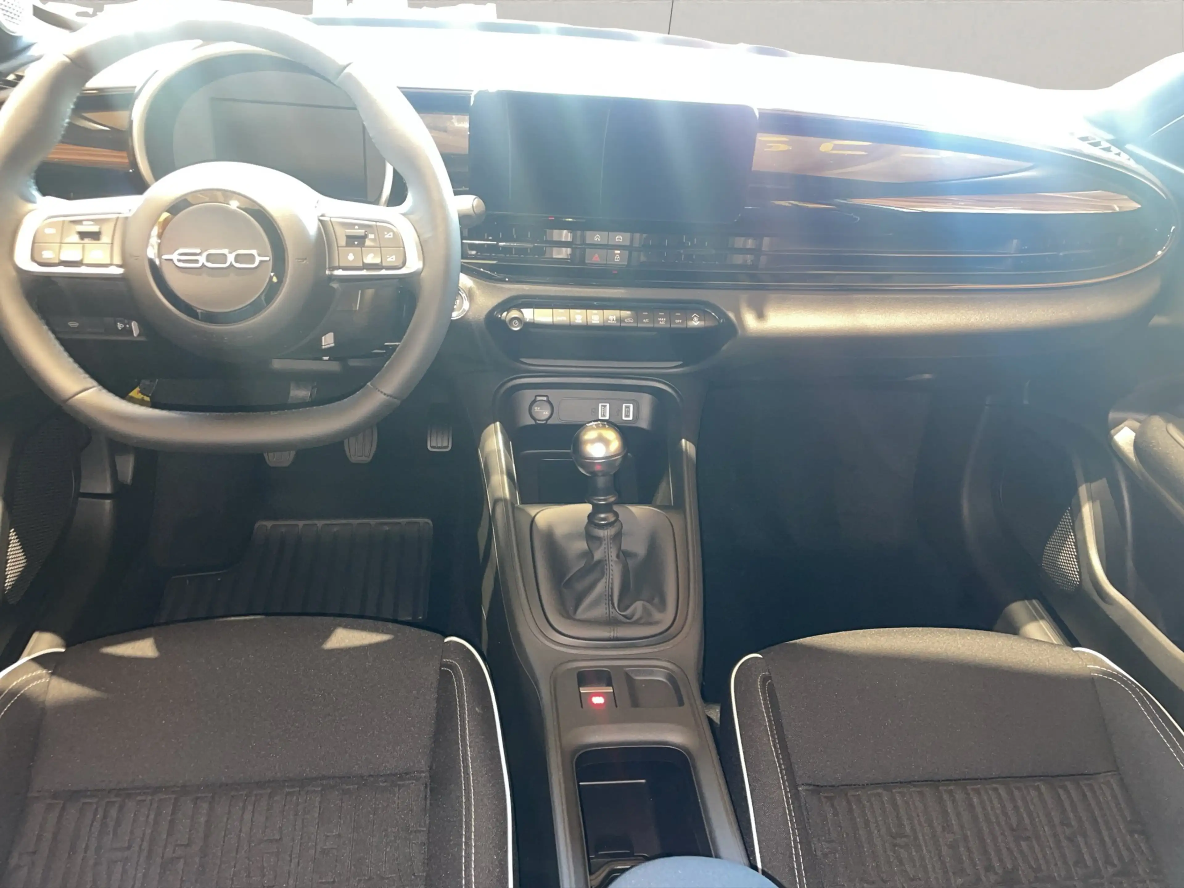 Fiat 600 1.2 Turbo 74 kW Street Edition ACC+SHZ+PDC — photo 11
