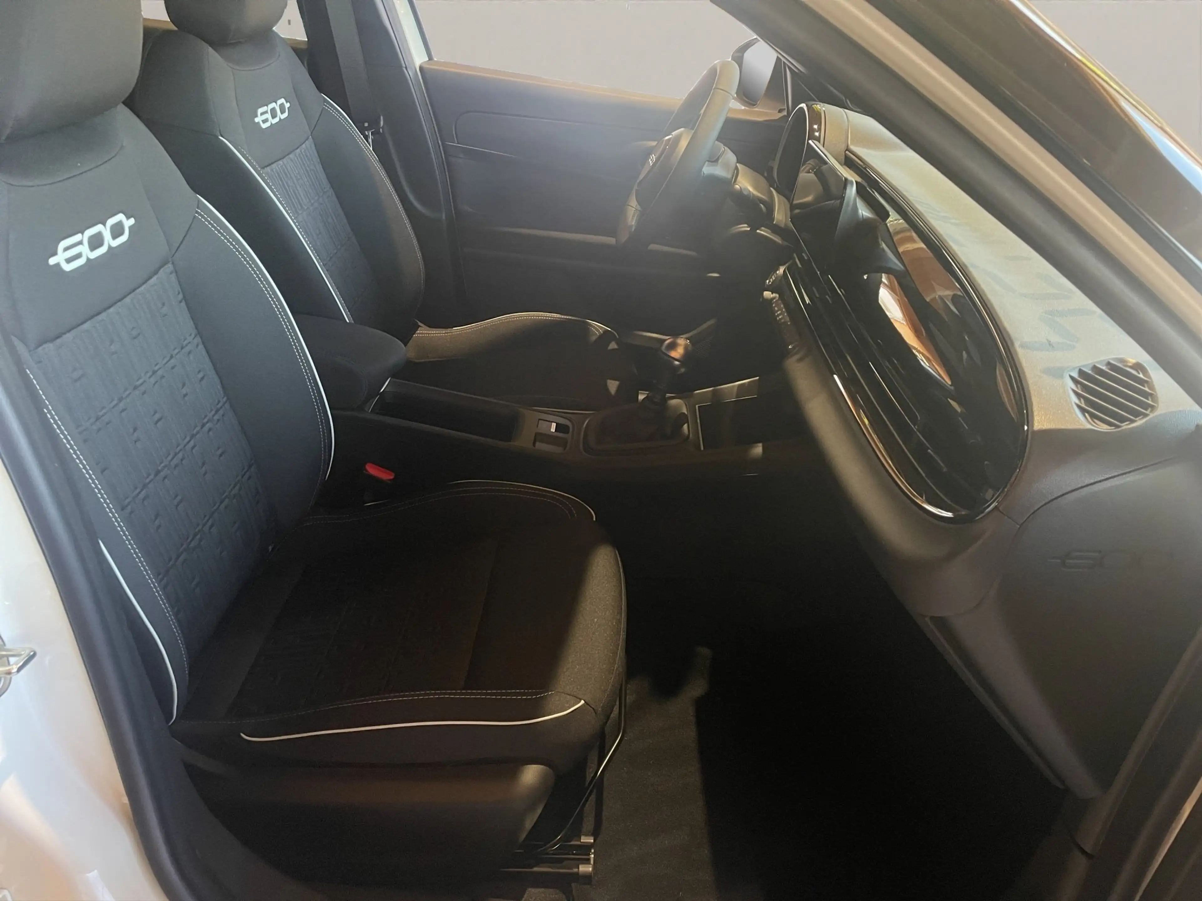 Fiat 600 1.2 Turbo 74 kW Street Edition ACC+SHZ+PDC — photo 14