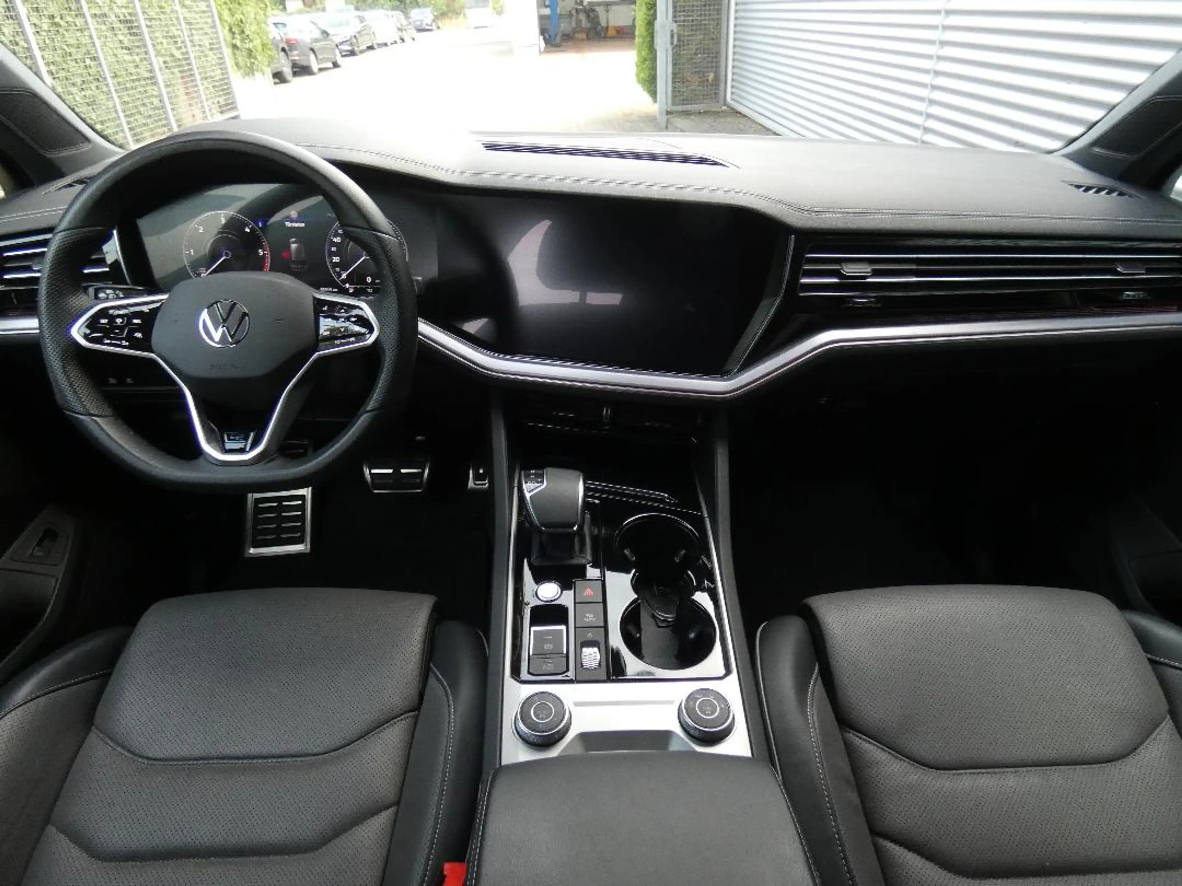 Volkswagen Touareg R-Line 3.0 TDI 4Motion Automatik MLED Navi — photo 11