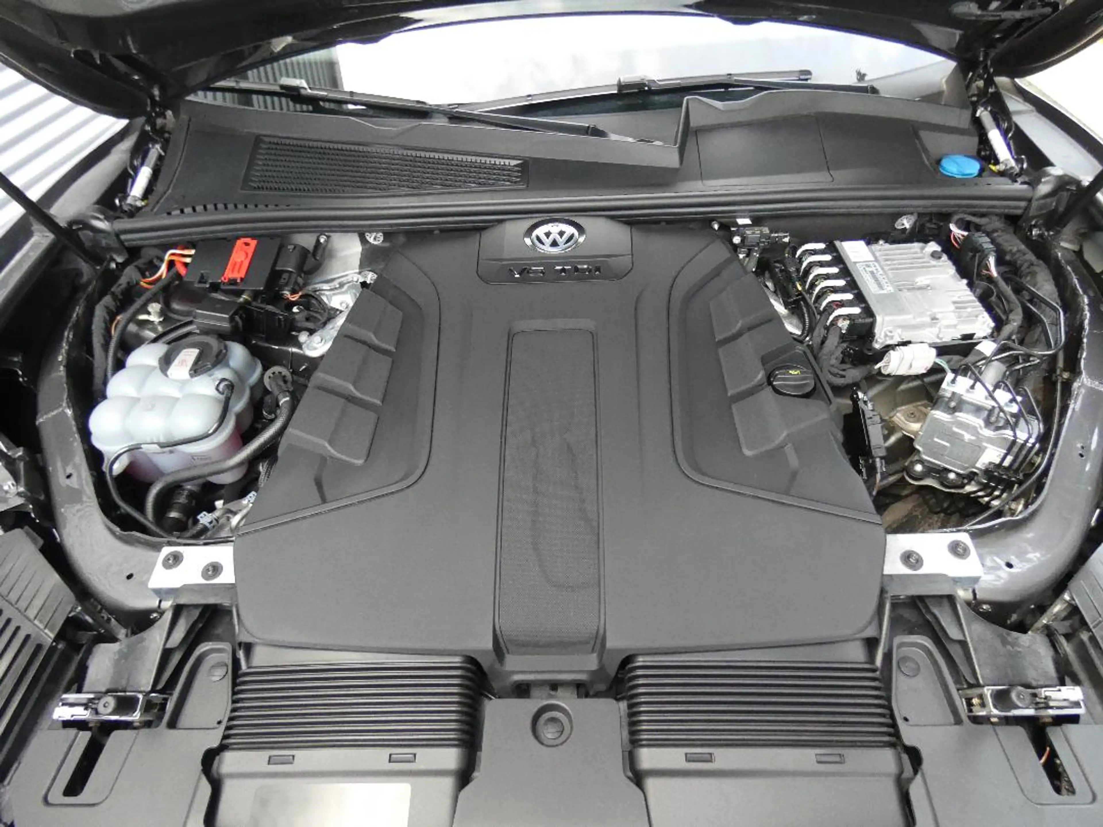 Volkswagen Touareg R-Line 3.0 TDI 4Motion Automatik MLED Navi — photo 13