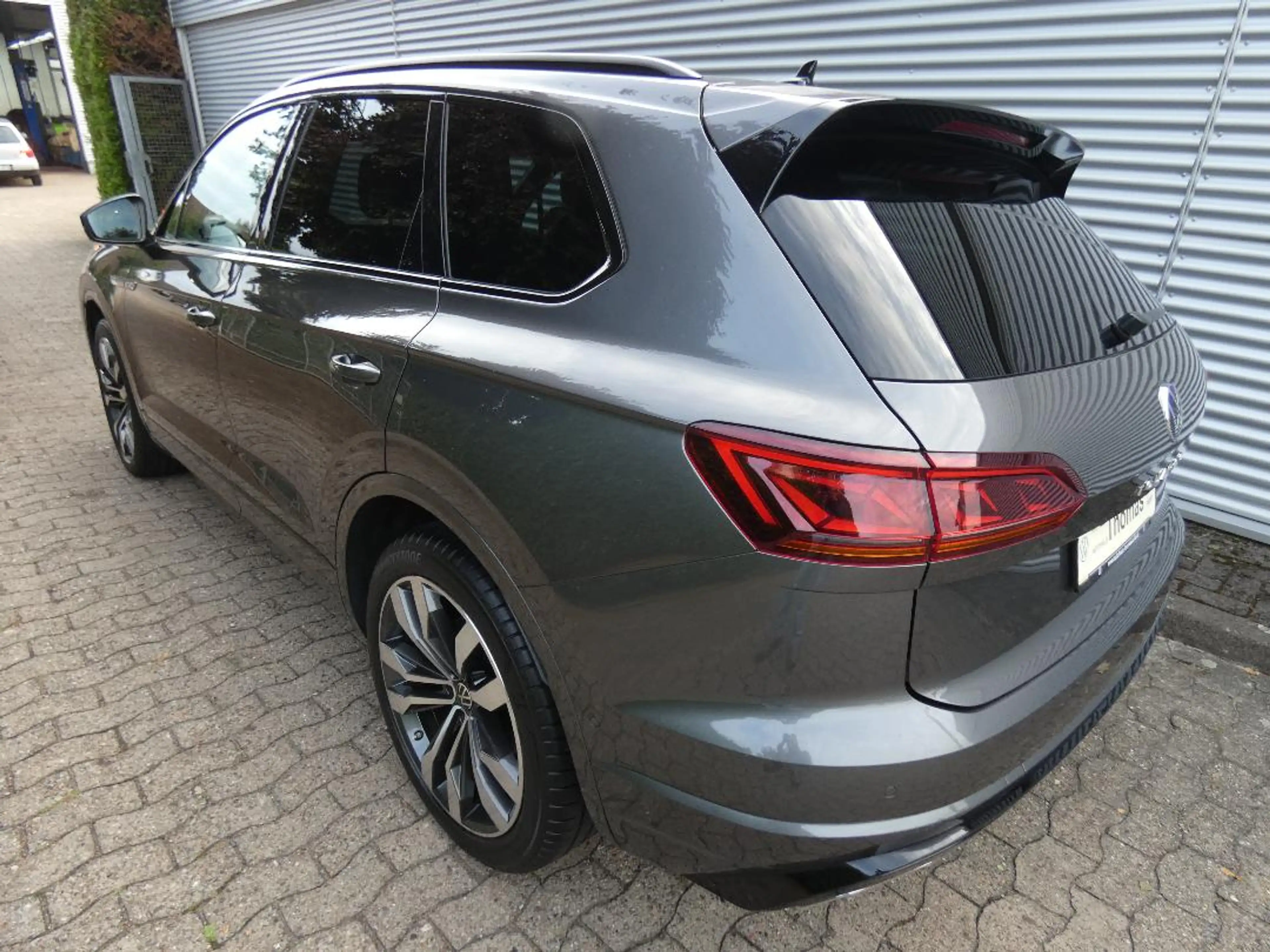 Volkswagen Touareg R-Line 3.0 TDI 4Motion Automatik MLED Navi — photo 9